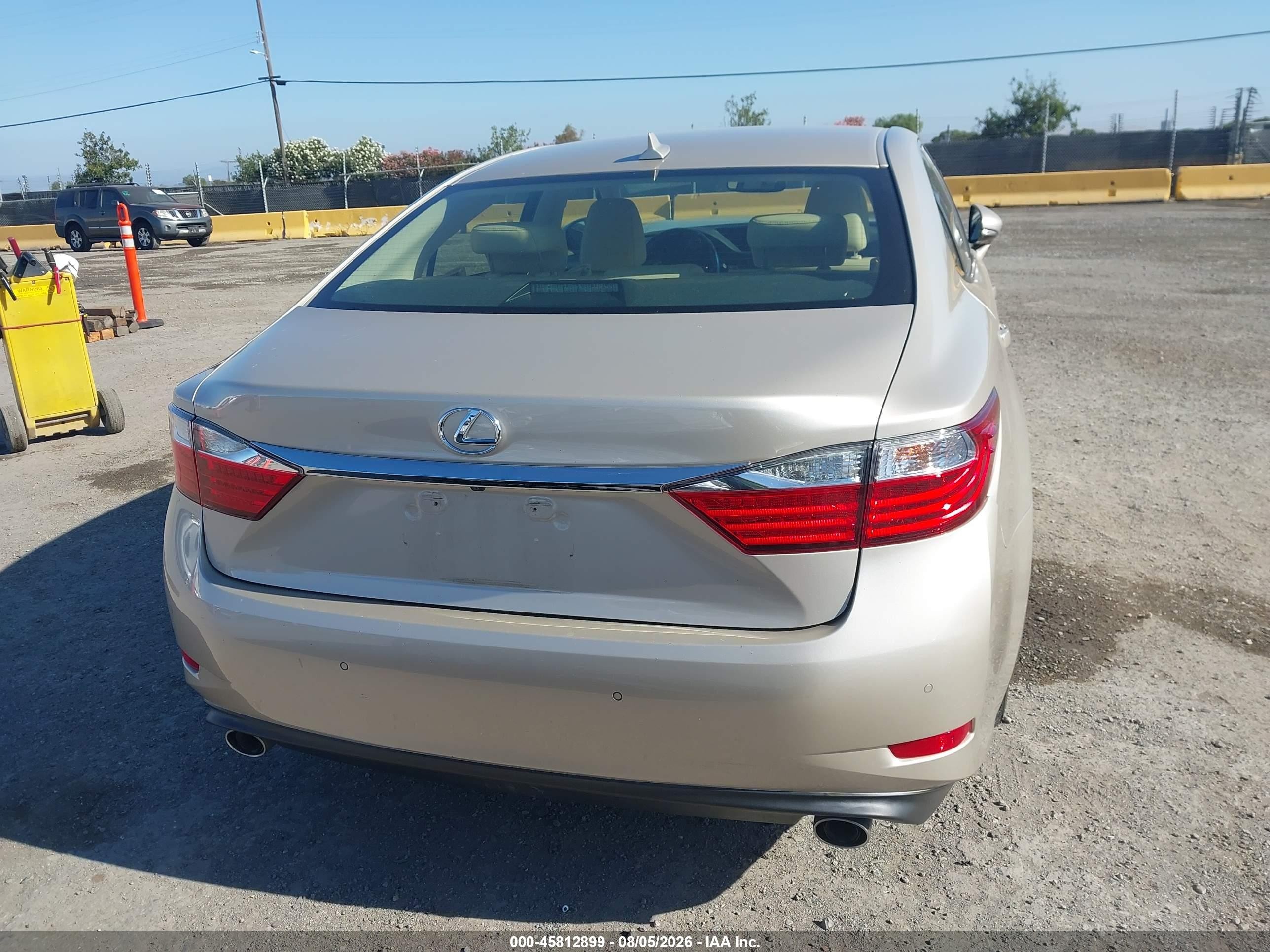 2014 Lexus Es 350   Gold vin: JTHBK1GG0E2132147