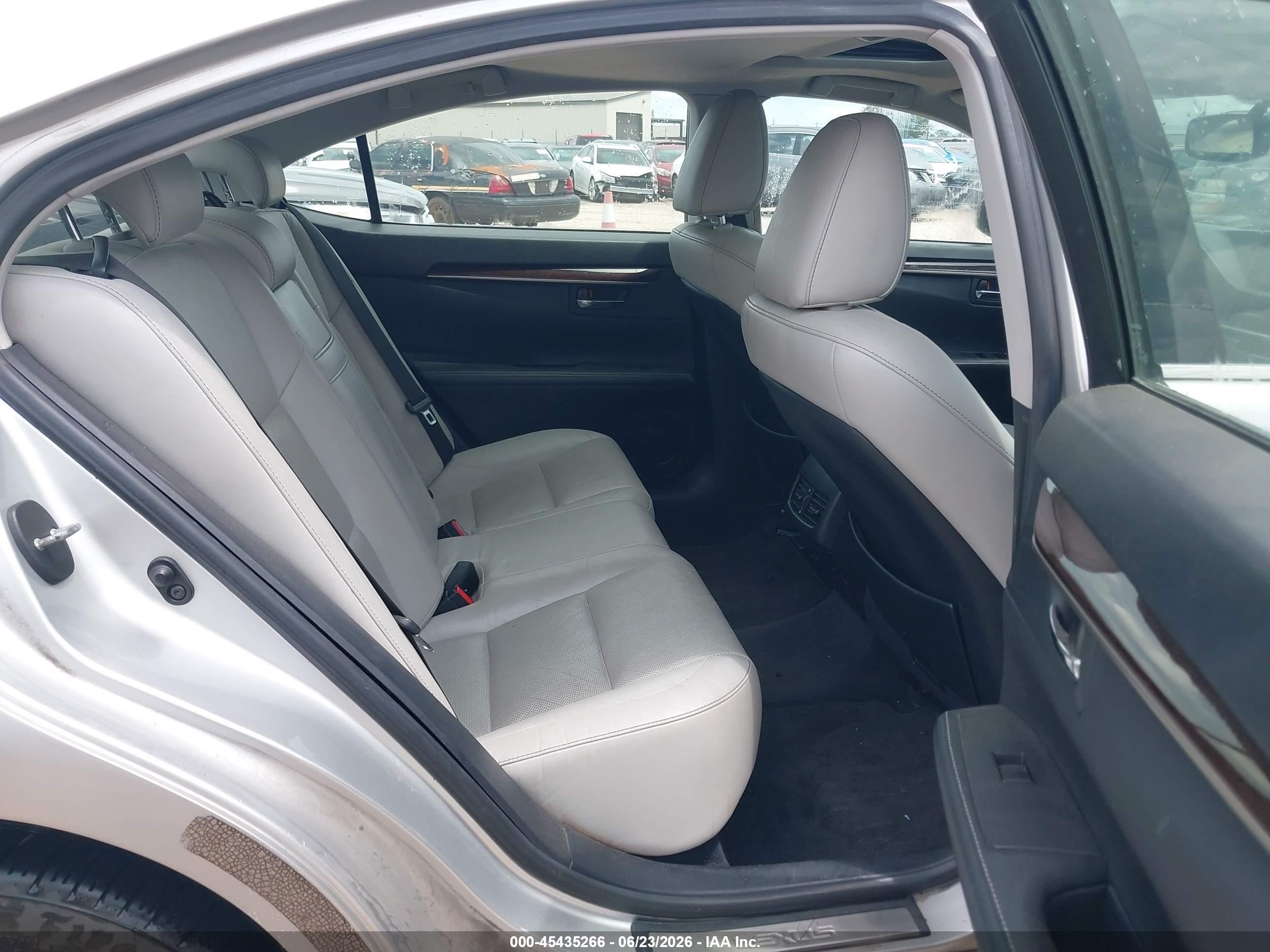 2013 Lexus Es 350   Серебряный vin: JTHBK1GG1D2037613