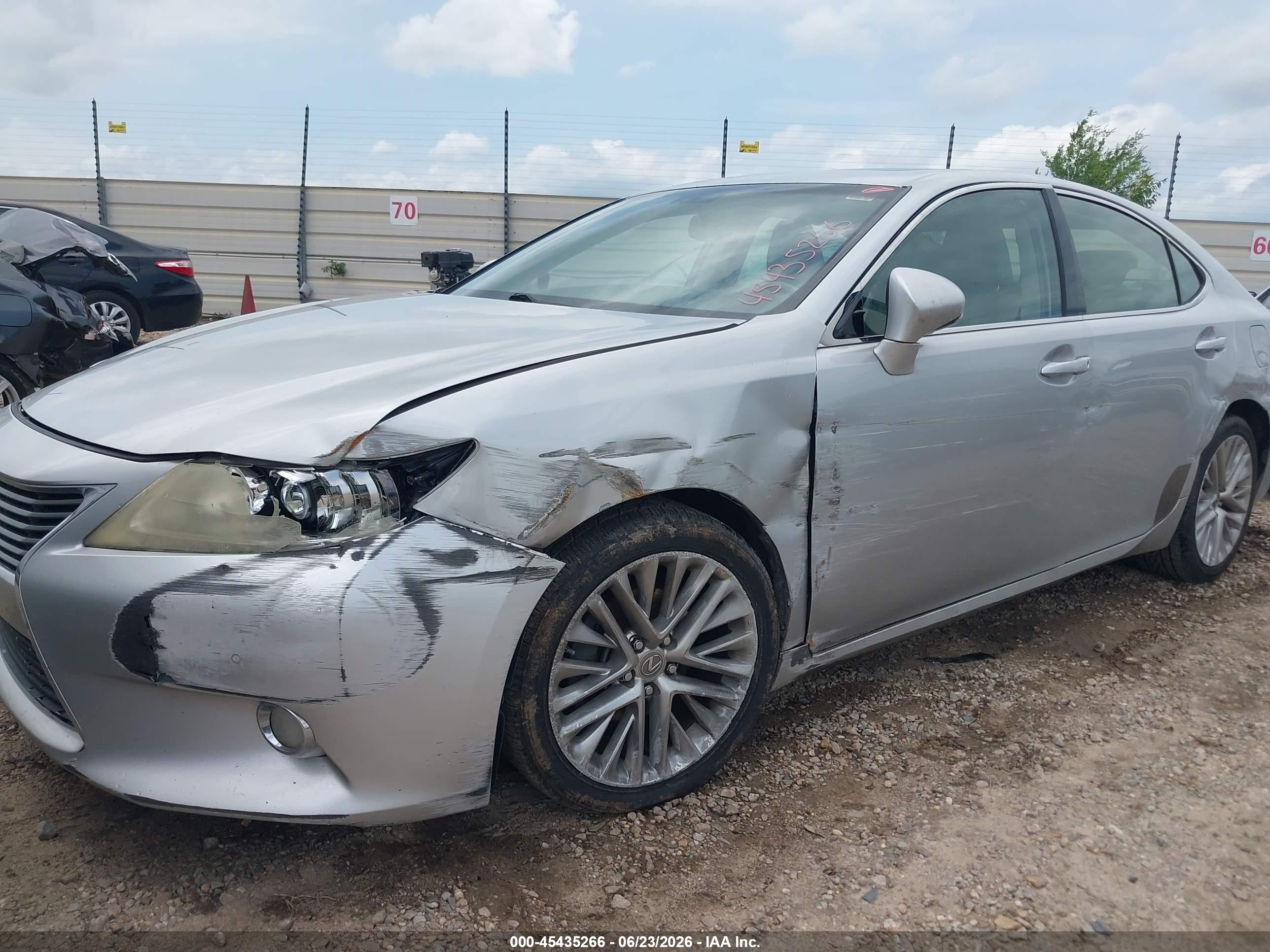 2013 Lexus Es 350   Серебряный vin: JTHBK1GG1D2037613