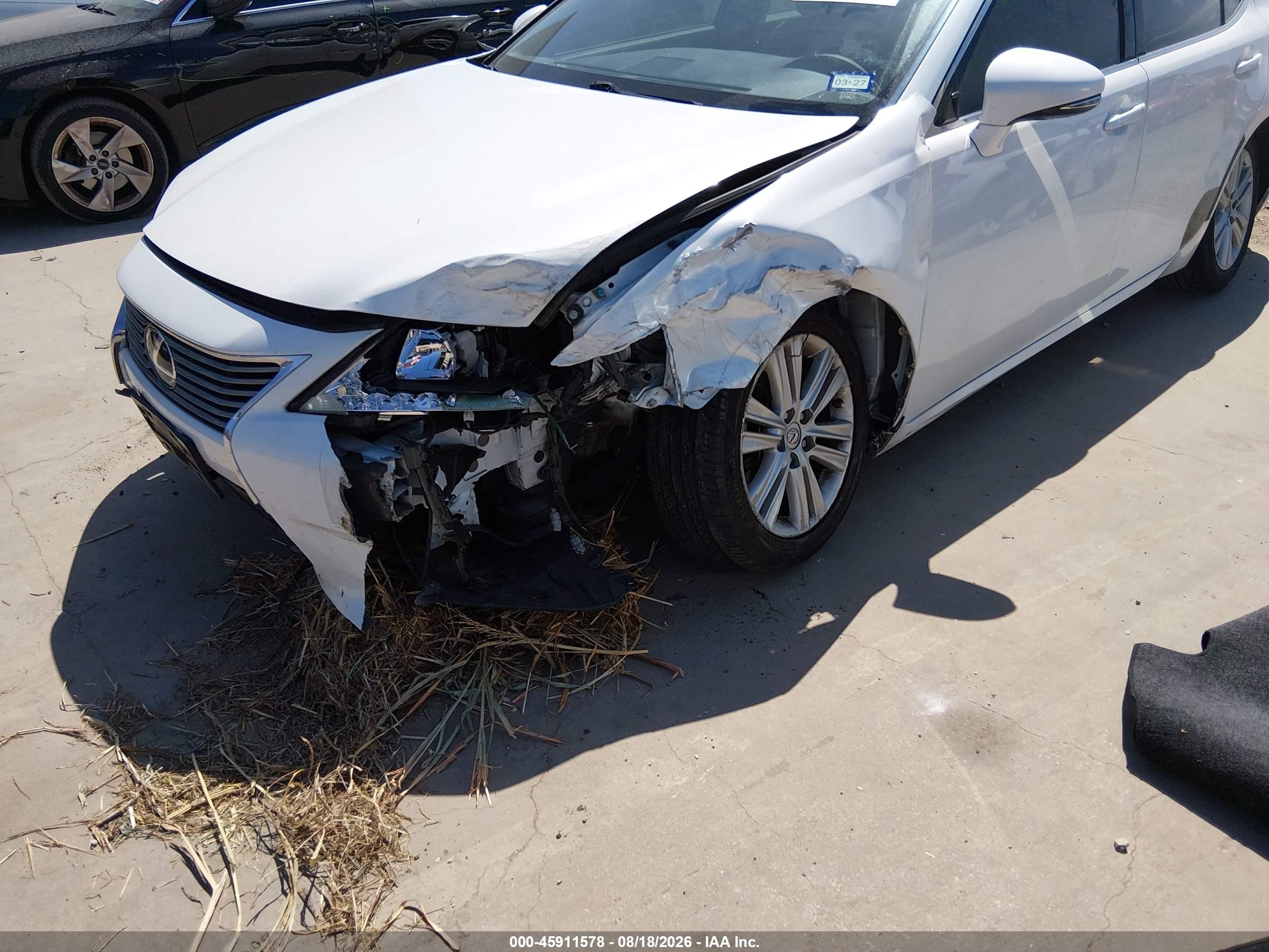 2013 Lexus Es 350   White vin: JTHBK1GG1D2038230
