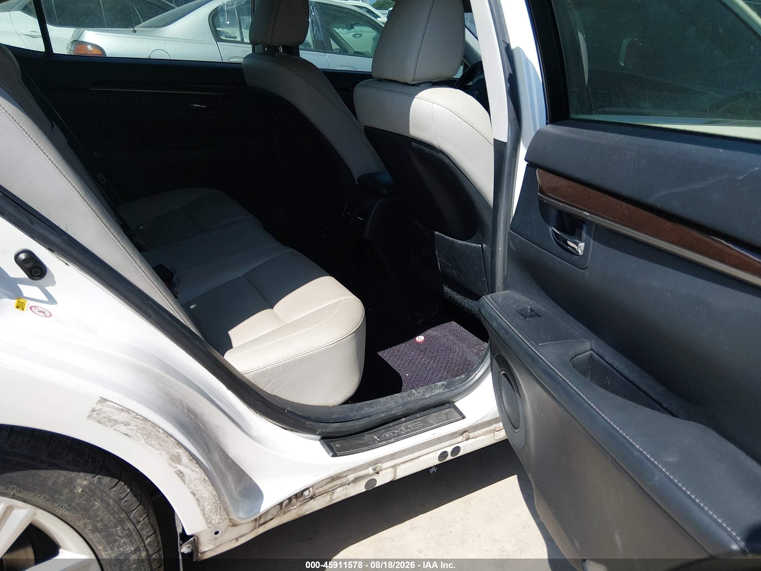 2013 Lexus Es 350   White vin: JTHBK1GG1D2038230