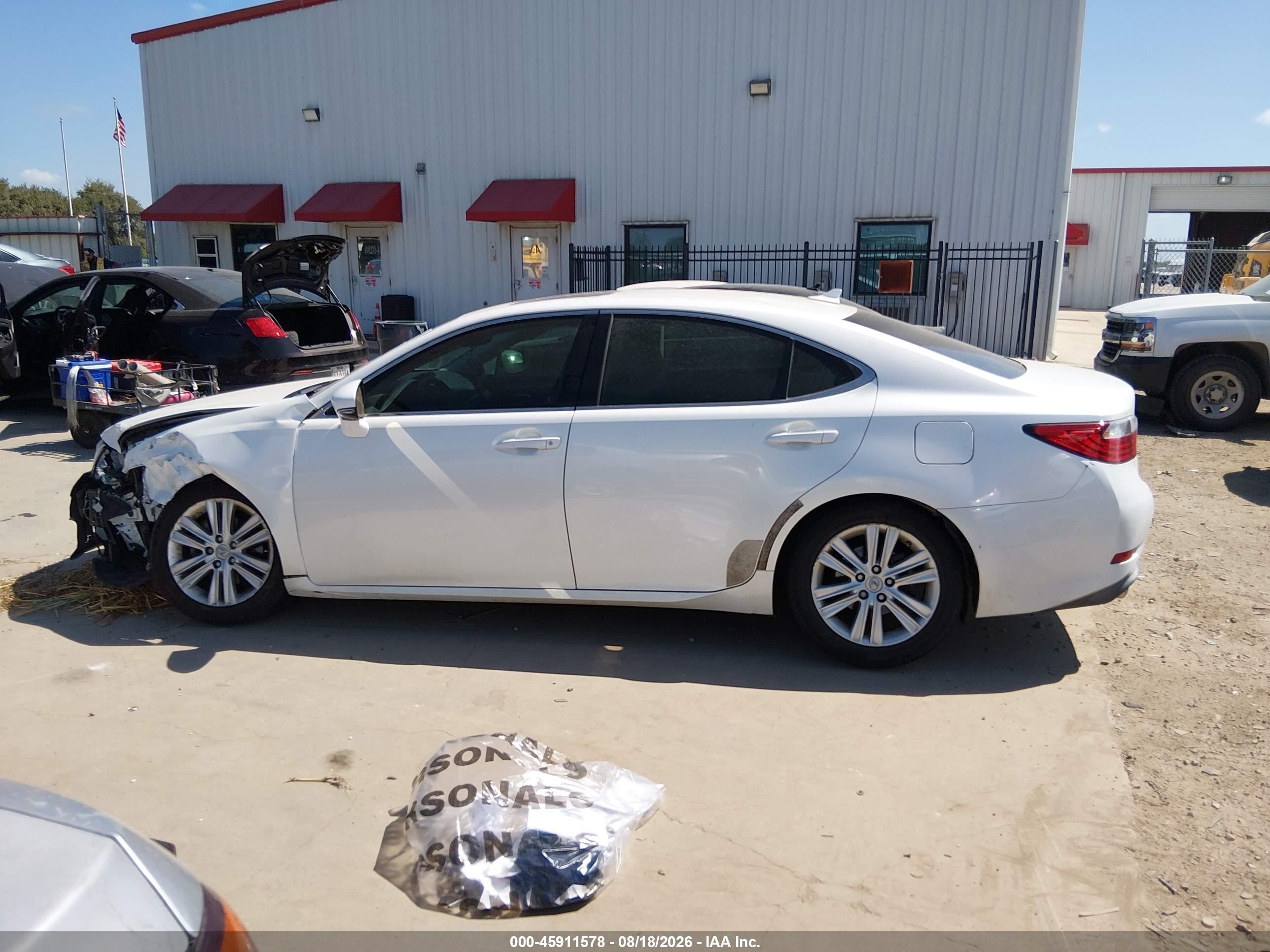 2013 Lexus Es 350   White vin: JTHBK1GG1D2038230