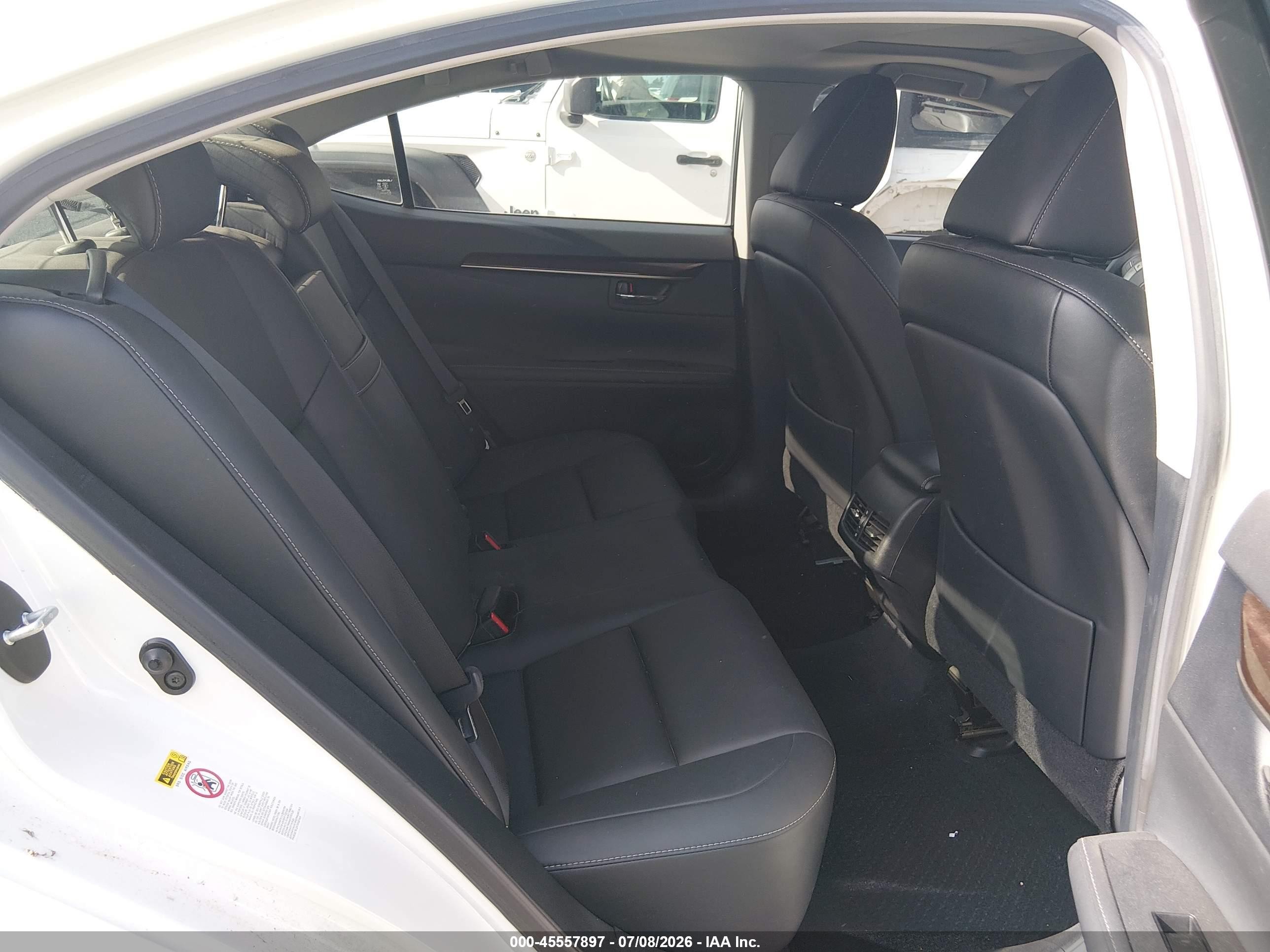 2013 Lexus Es 350   White vin: JTHBK1GG1D2041449