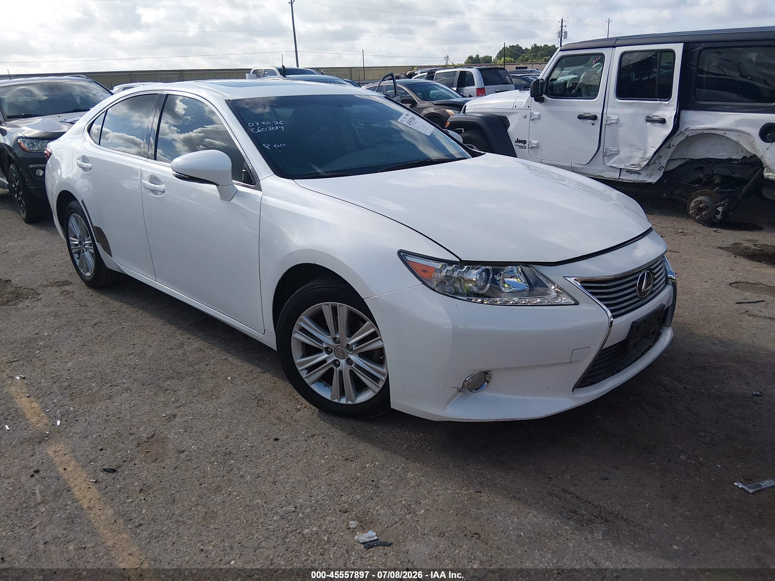 2013 Lexus Es 350   White vin: JTHBK1GG1D2041449