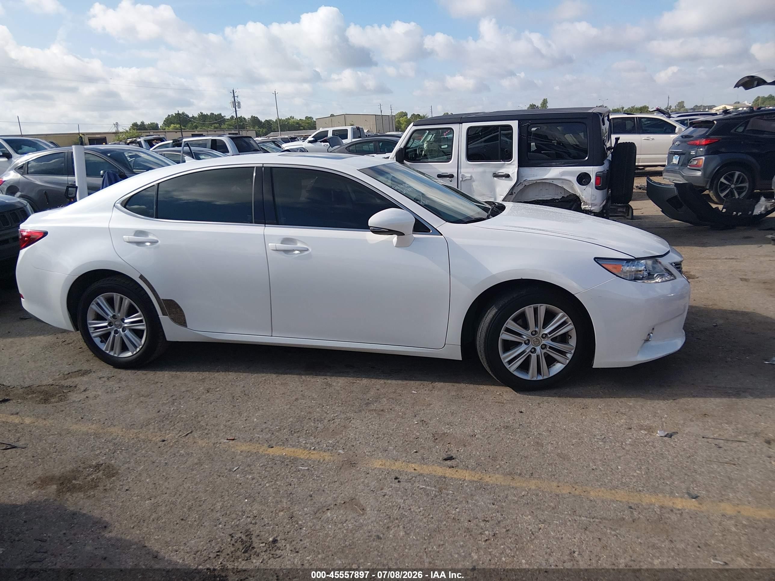 2013 Lexus Es 350   White vin: JTHBK1GG1D2041449