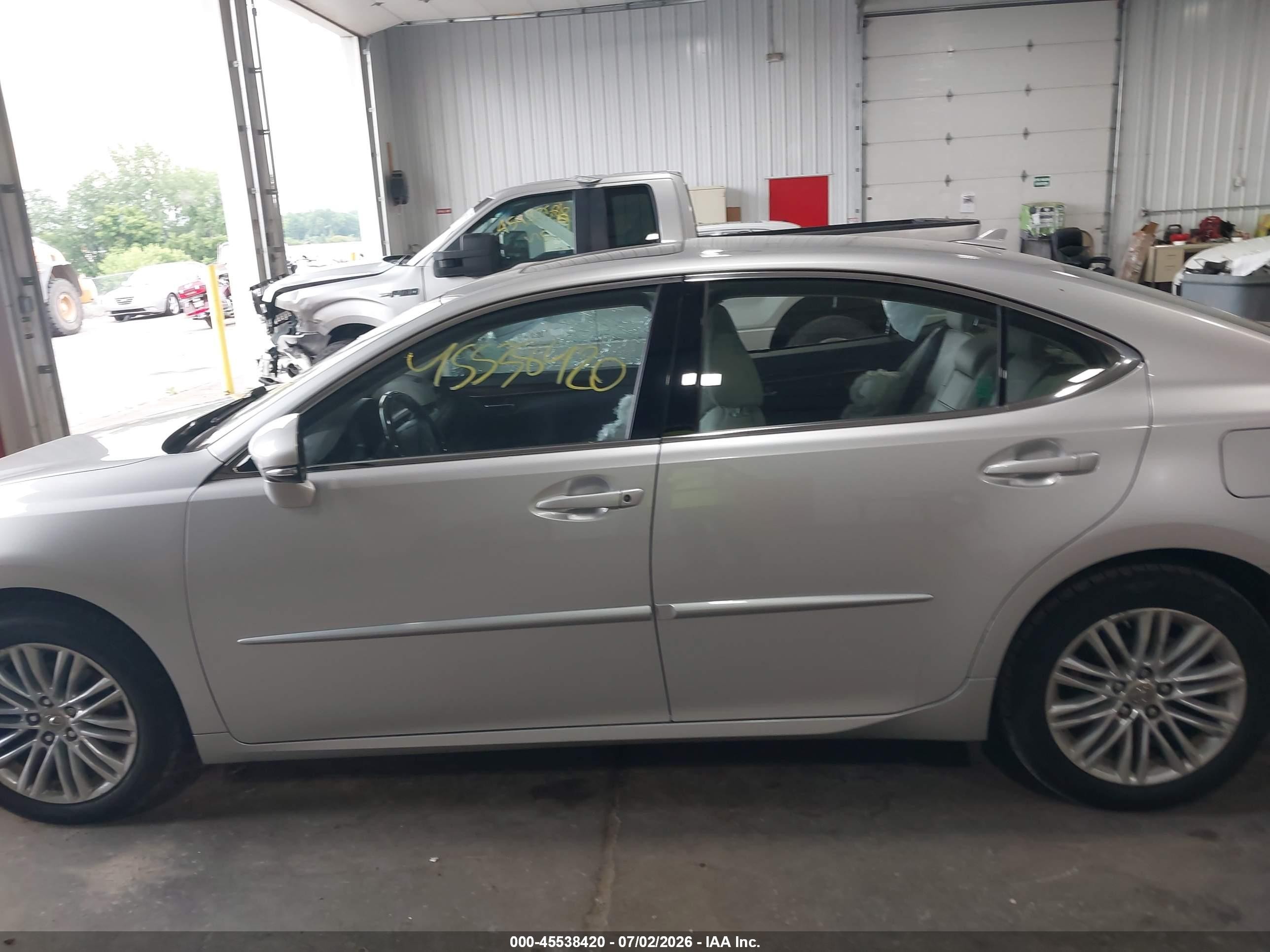 2014 Lexus Es 350   Silver vin: JTHBK1GG1E2100792