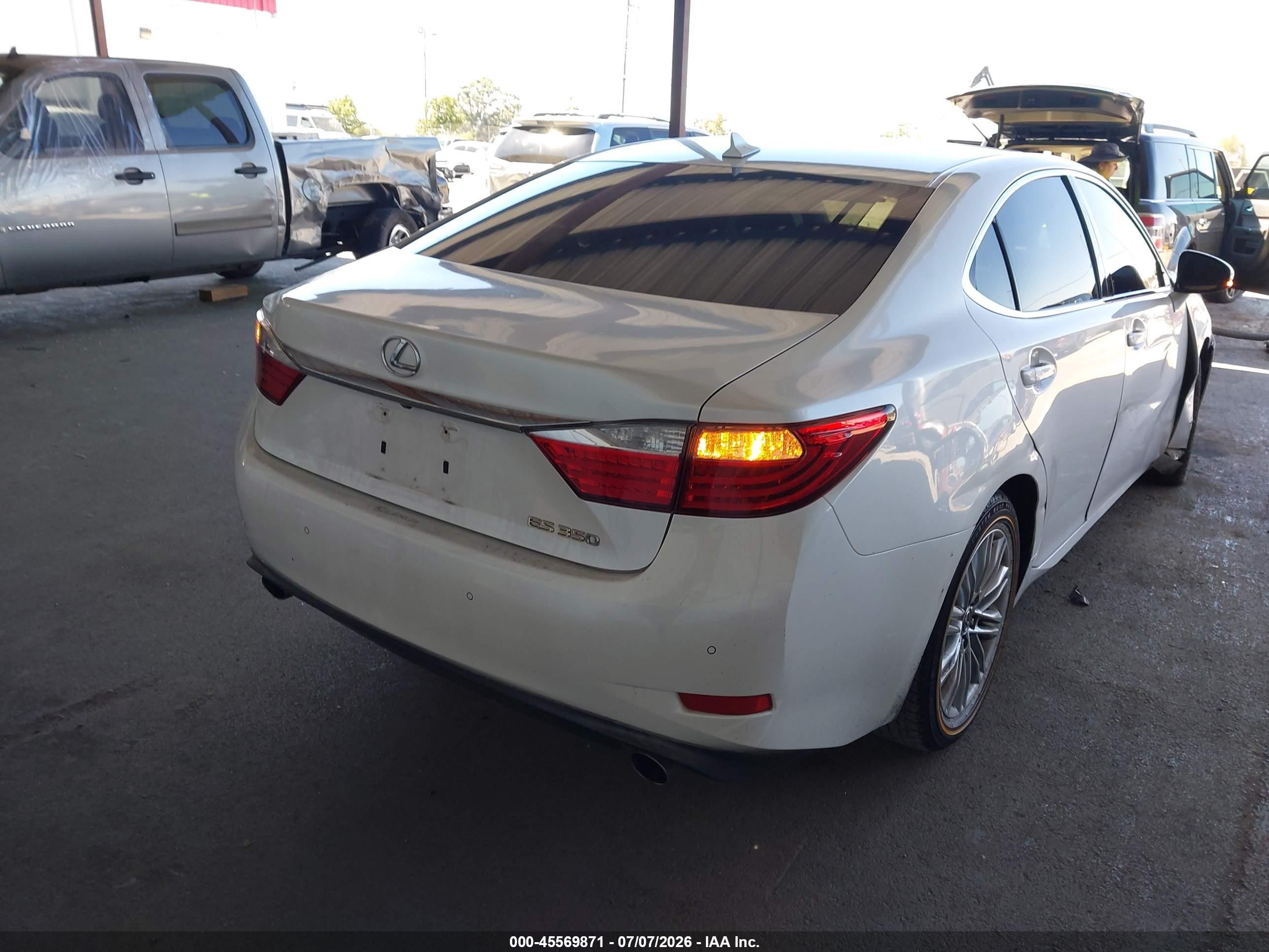 2014 Lexus Es 350   White vin: JTHBK1GG1E2116393