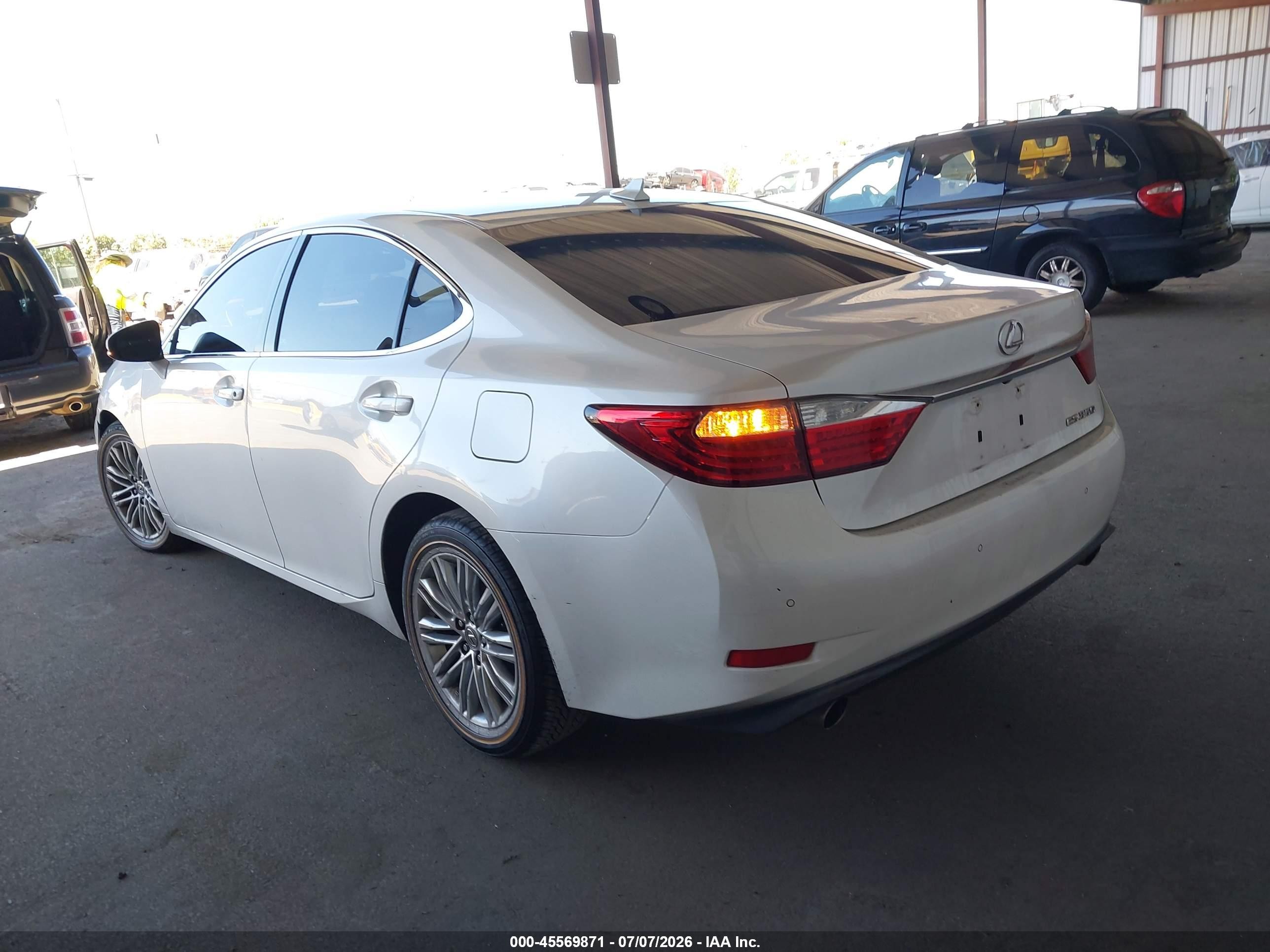 2014 Lexus Es 350   White vin: JTHBK1GG1E2116393