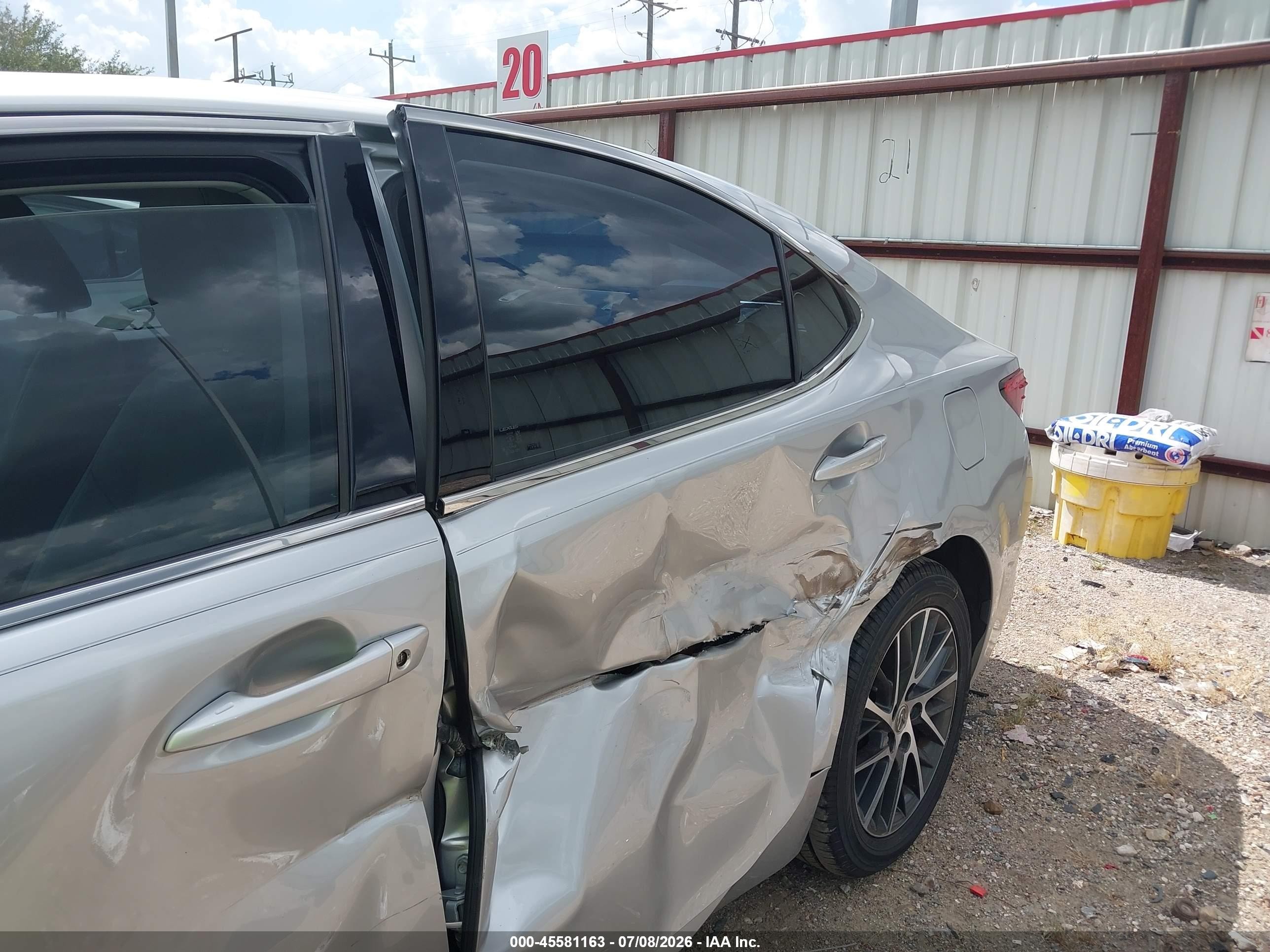2014 Lexus Es 350   Silver vin: JTHBK1GG1E2121125