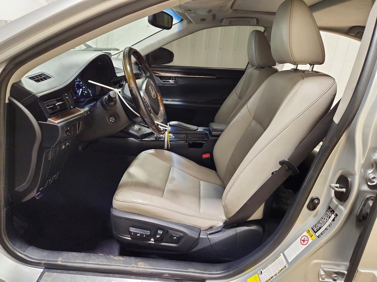 2014 Lexus Es 350 Base Silver vin: JTHBK1GG1E2132853