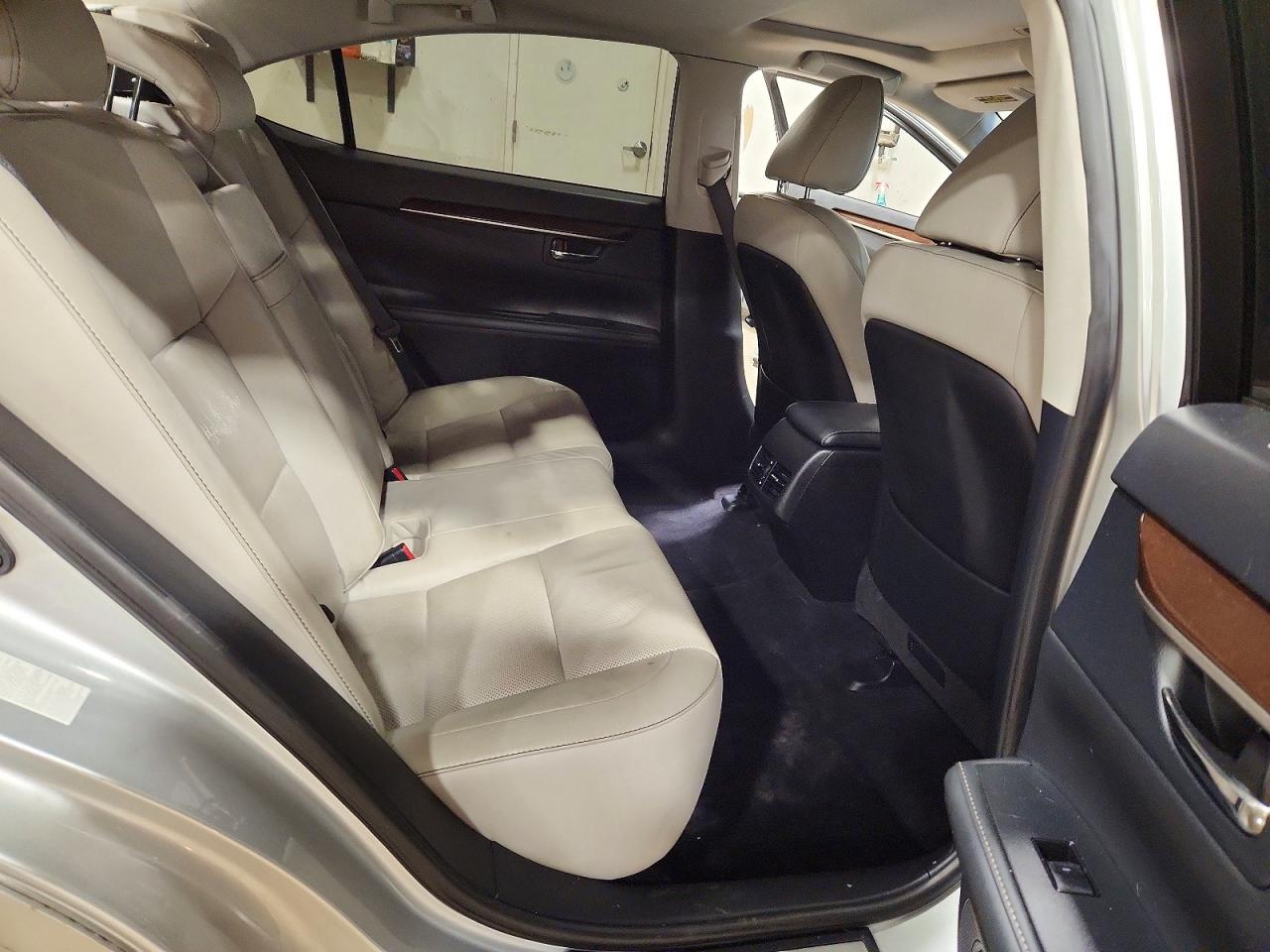 2014 Lexus Es 350 Base Silver vin: JTHBK1GG1E2132853