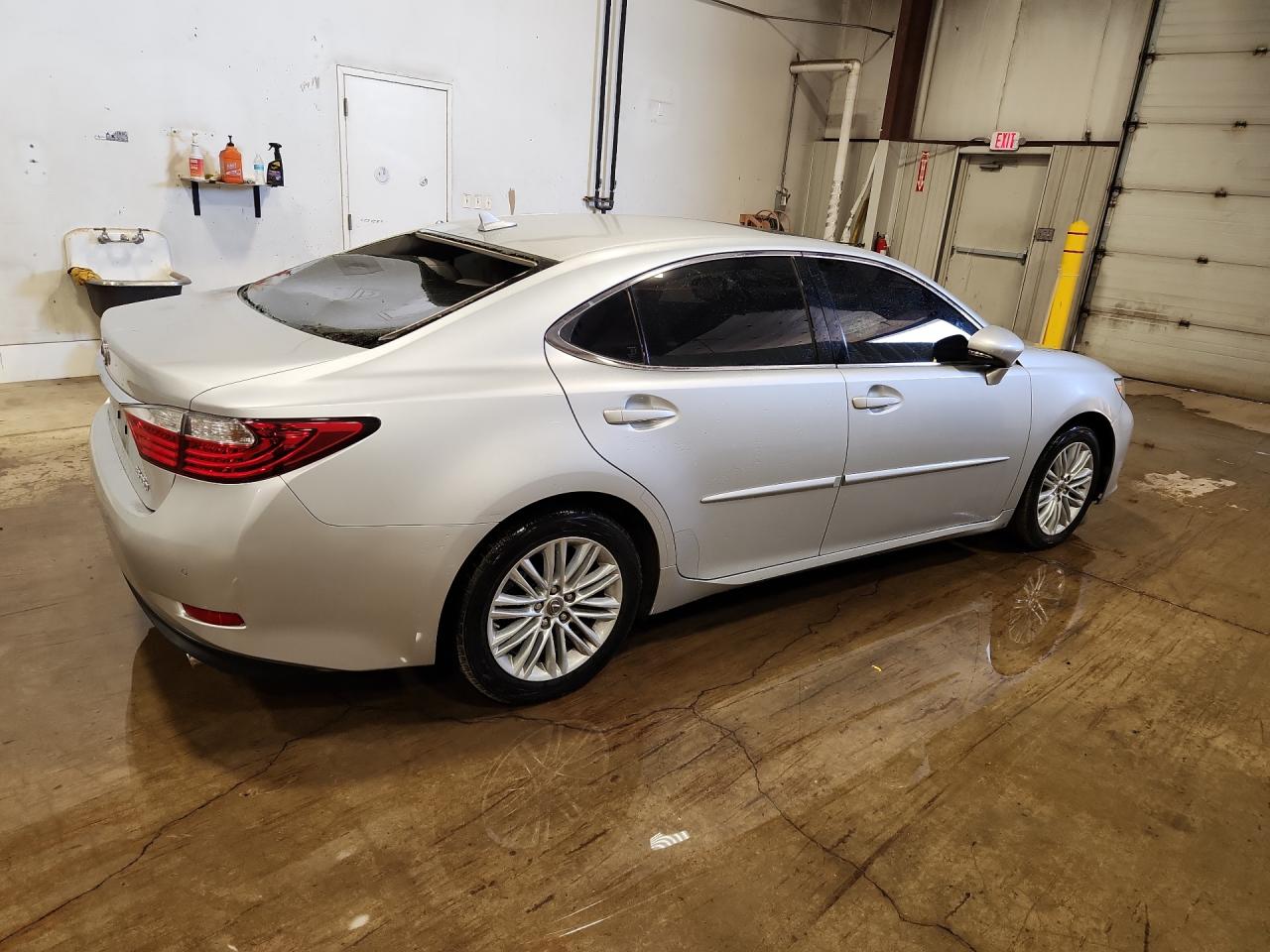 2014 Lexus Es 350 Base Silver vin: JTHBK1GG1E2132853 Damage: Right Qtr Panel, Dent(S) W/ Paint Dmg, 1 To 2 Inches