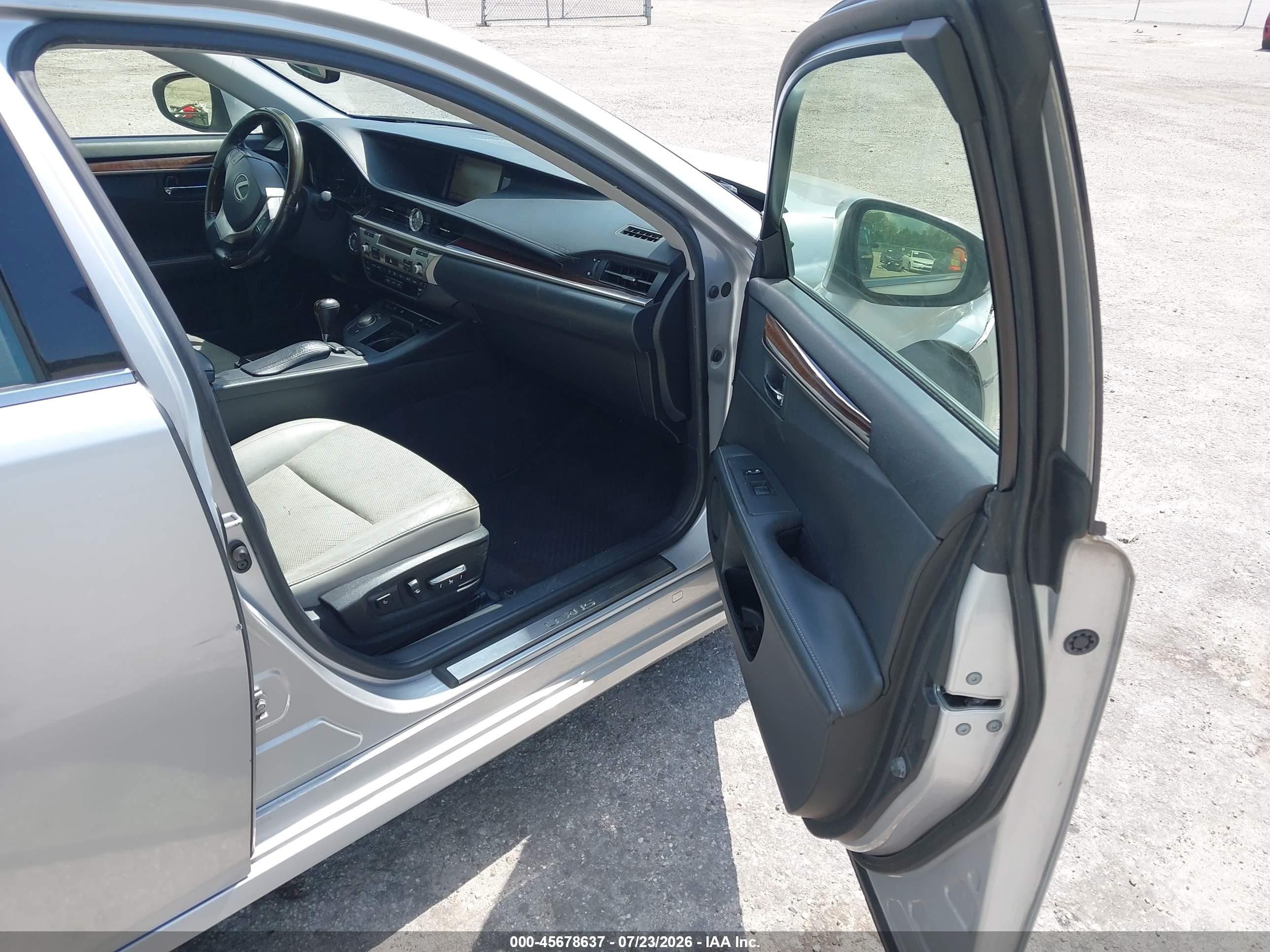 2014 Lexus Es 350   Silver vin: JTHBK1GG1E2141858