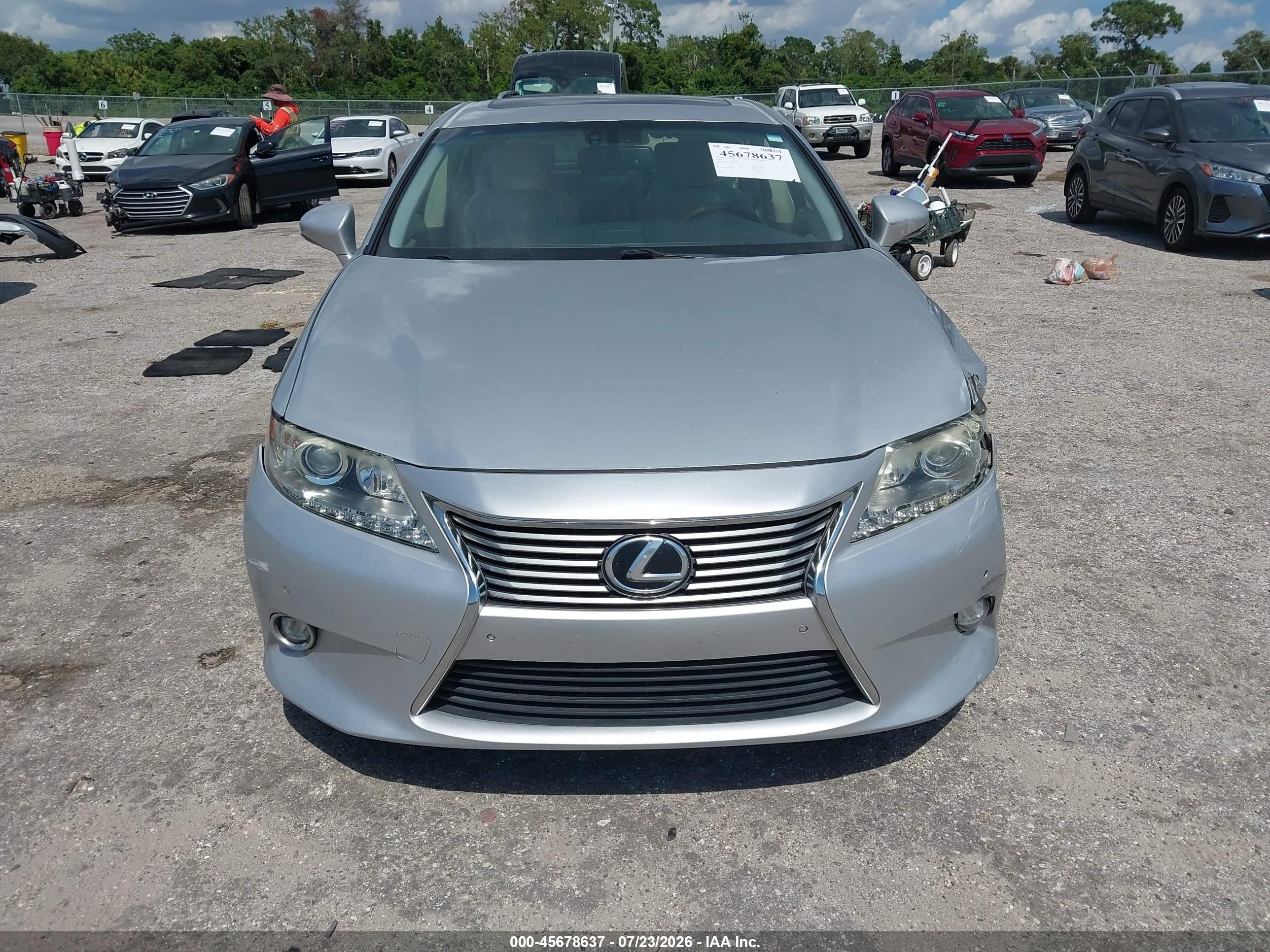 2014 Lexus Es 350   Silver vin: JTHBK1GG1E2141858