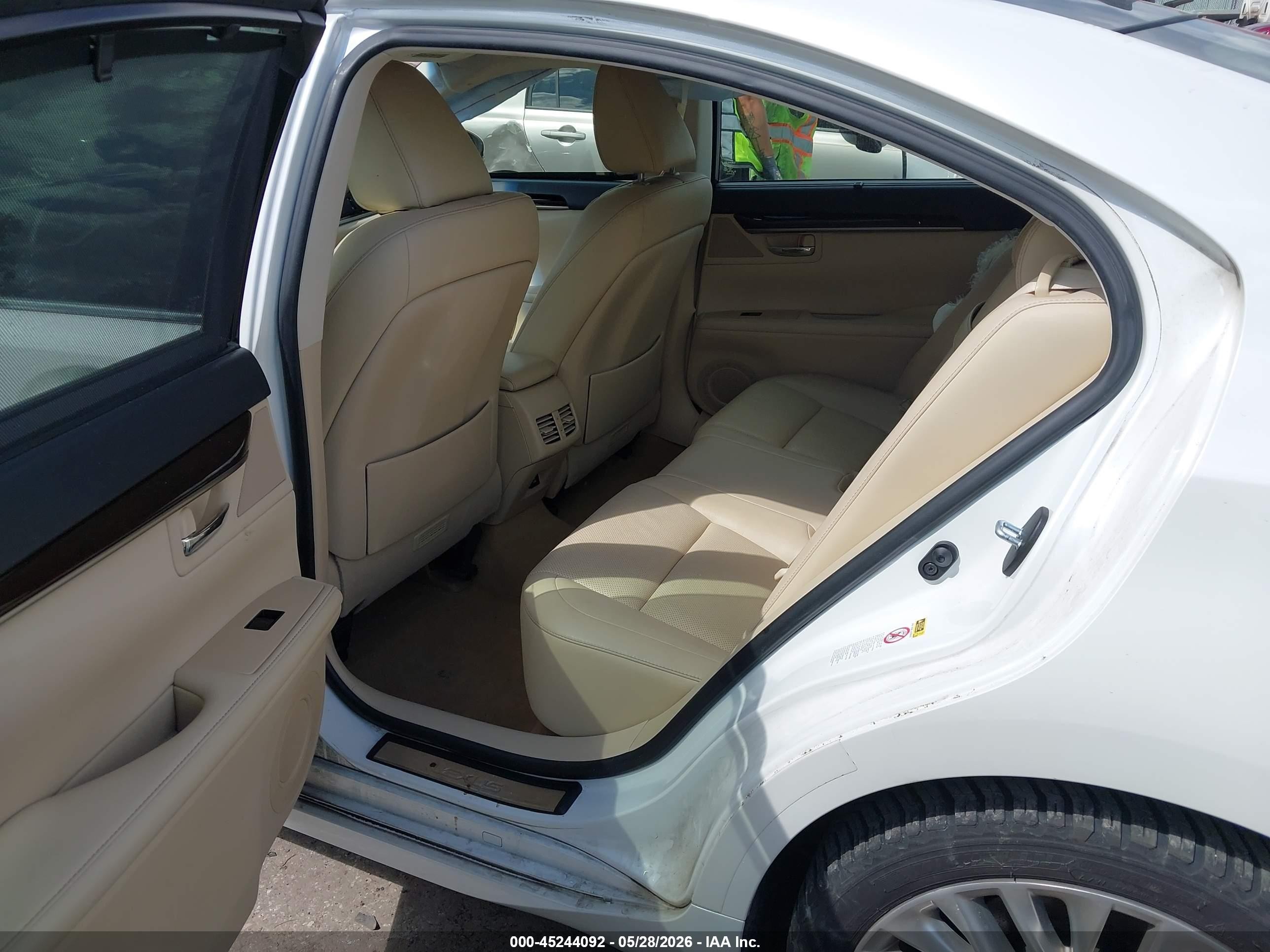 2015 Lexus Es 350   White vin: JTHBK1GG1F2167488