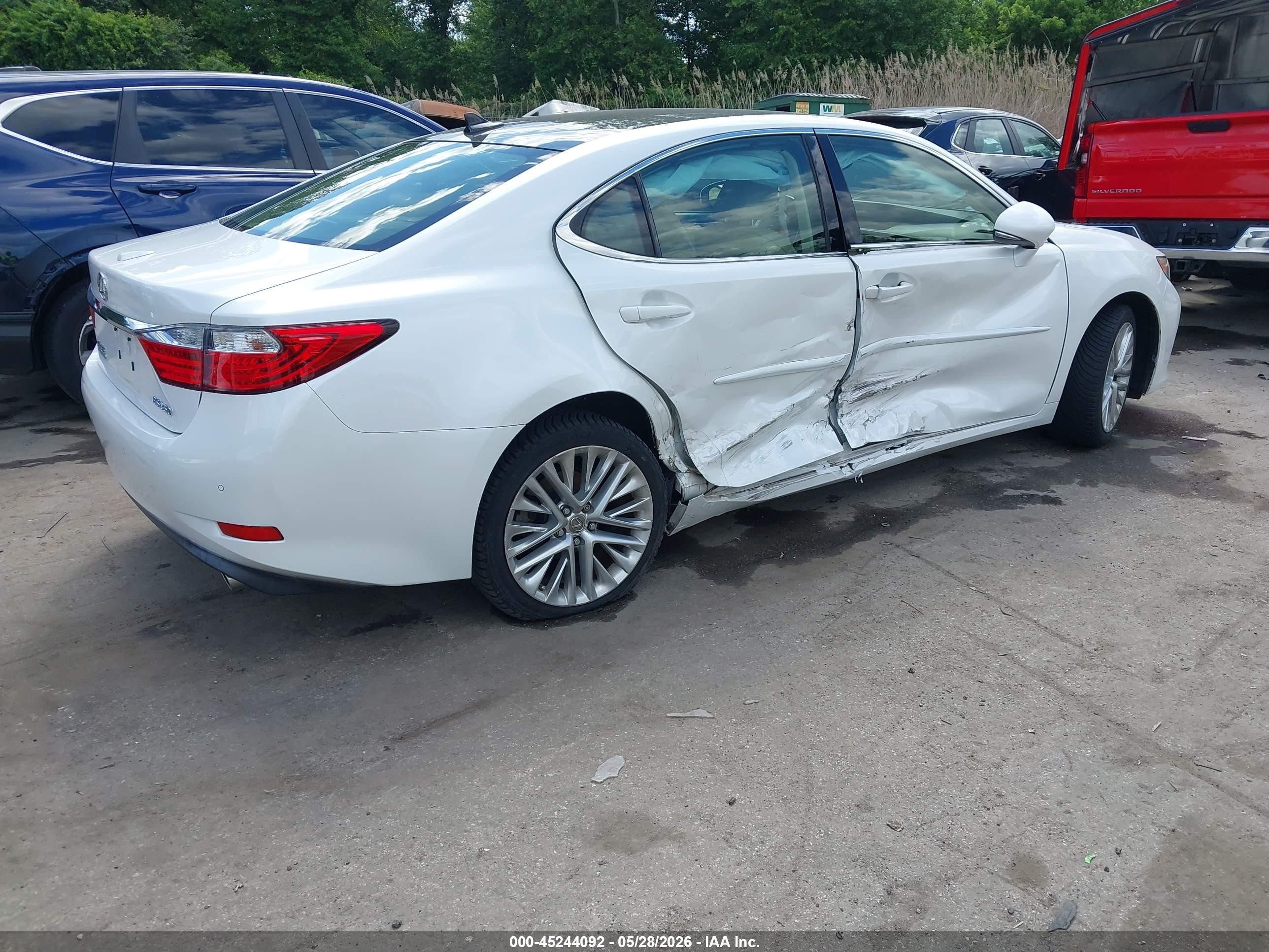 2015 Lexus Es 350   White vin: JTHBK1GG1F2167488