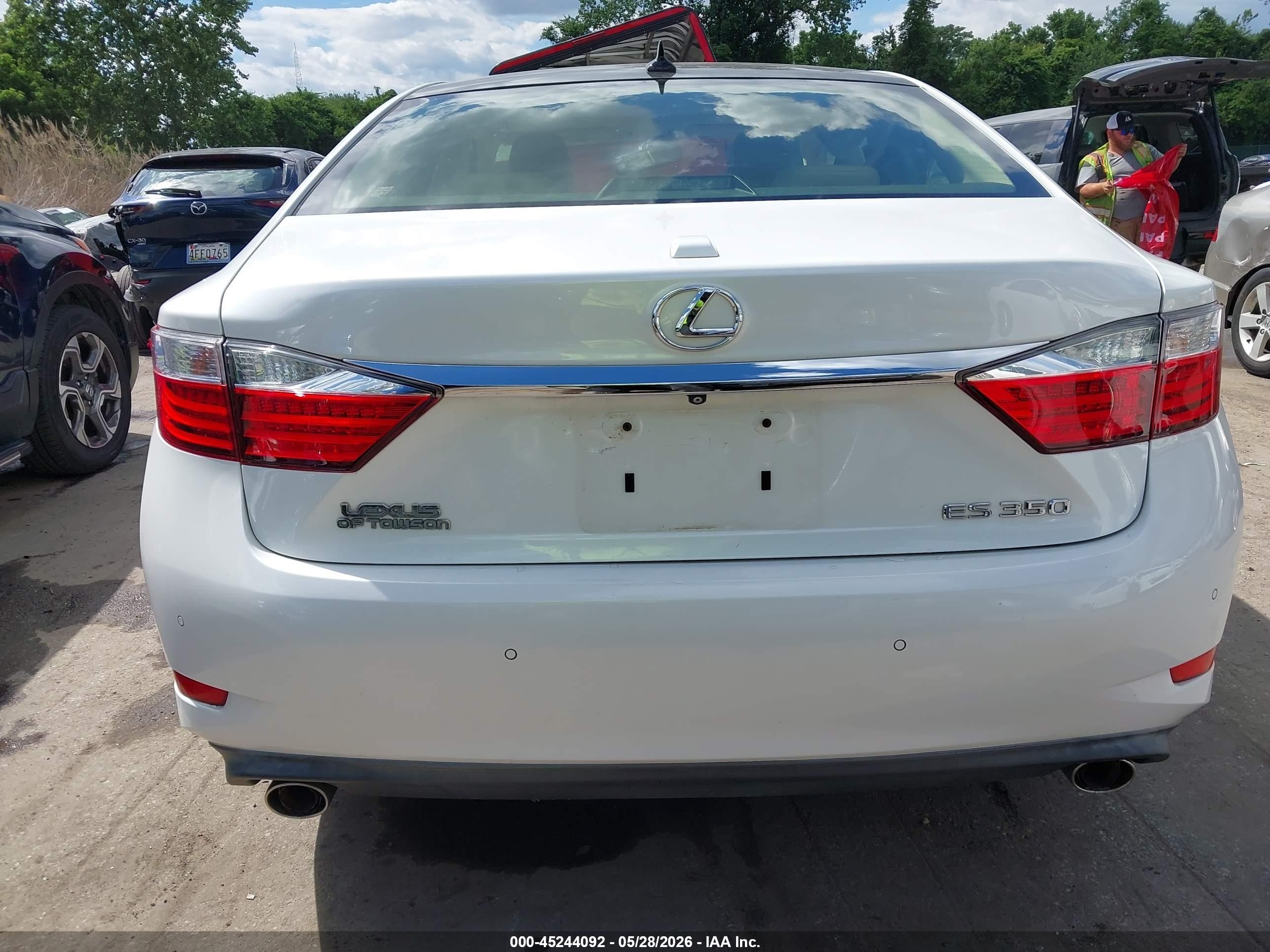 2015 Lexus Es 350   White vin: JTHBK1GG1F2167488