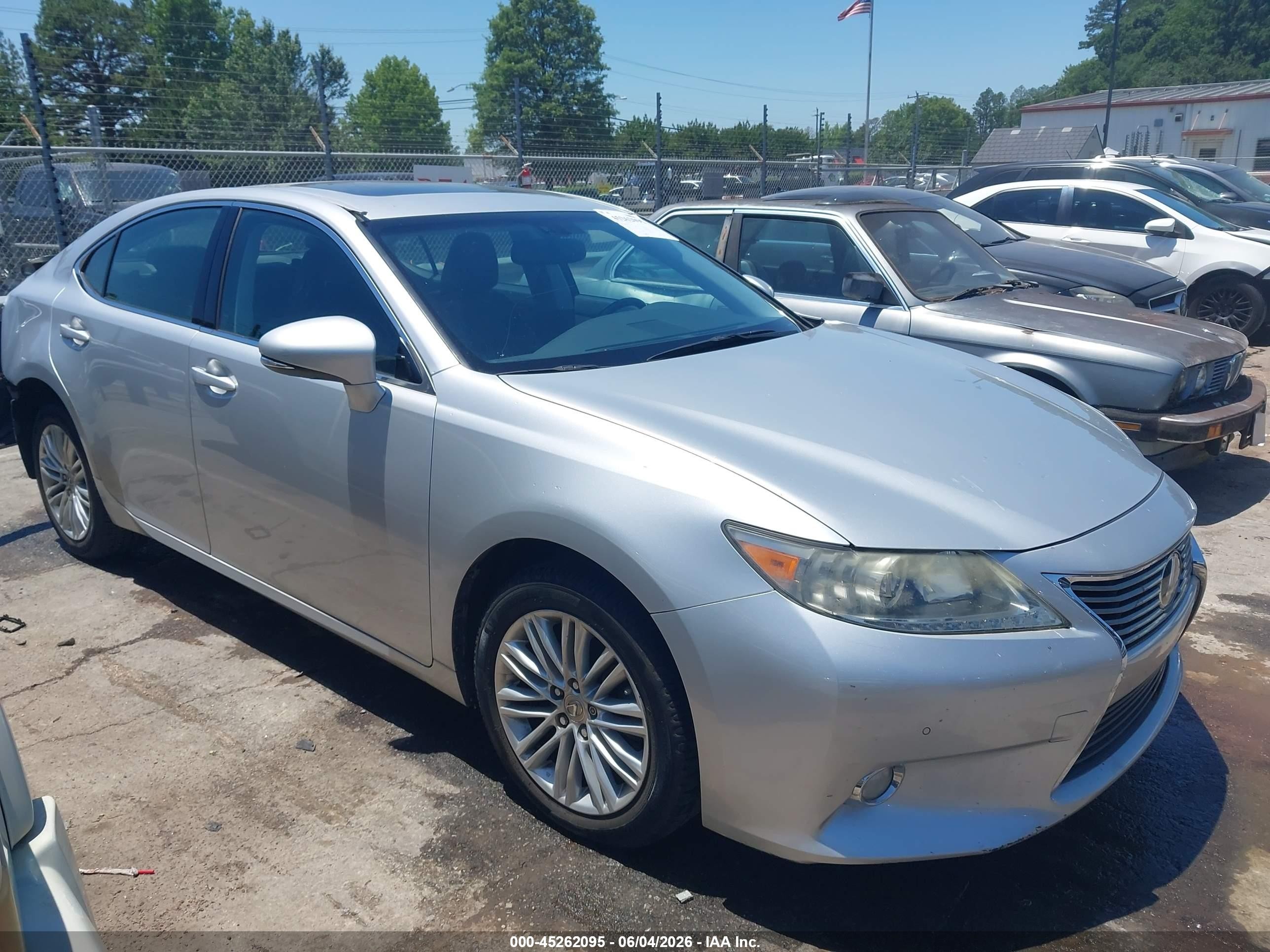 2013 Lexus Es 350 White vin: JTHBK1GG2D2037345