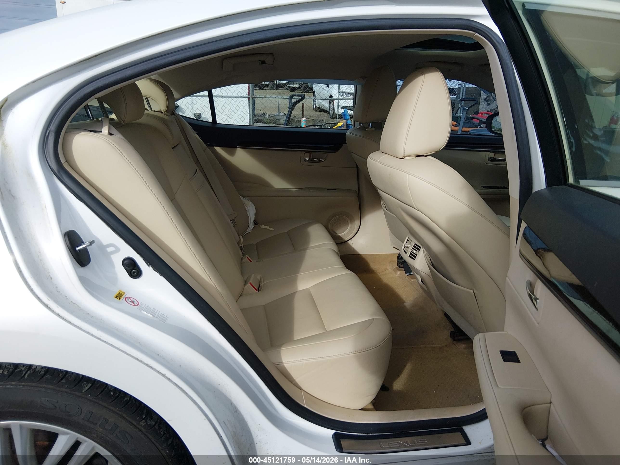 2013 Lexus Es 350   White vin: JTHBK1GG2D2043212