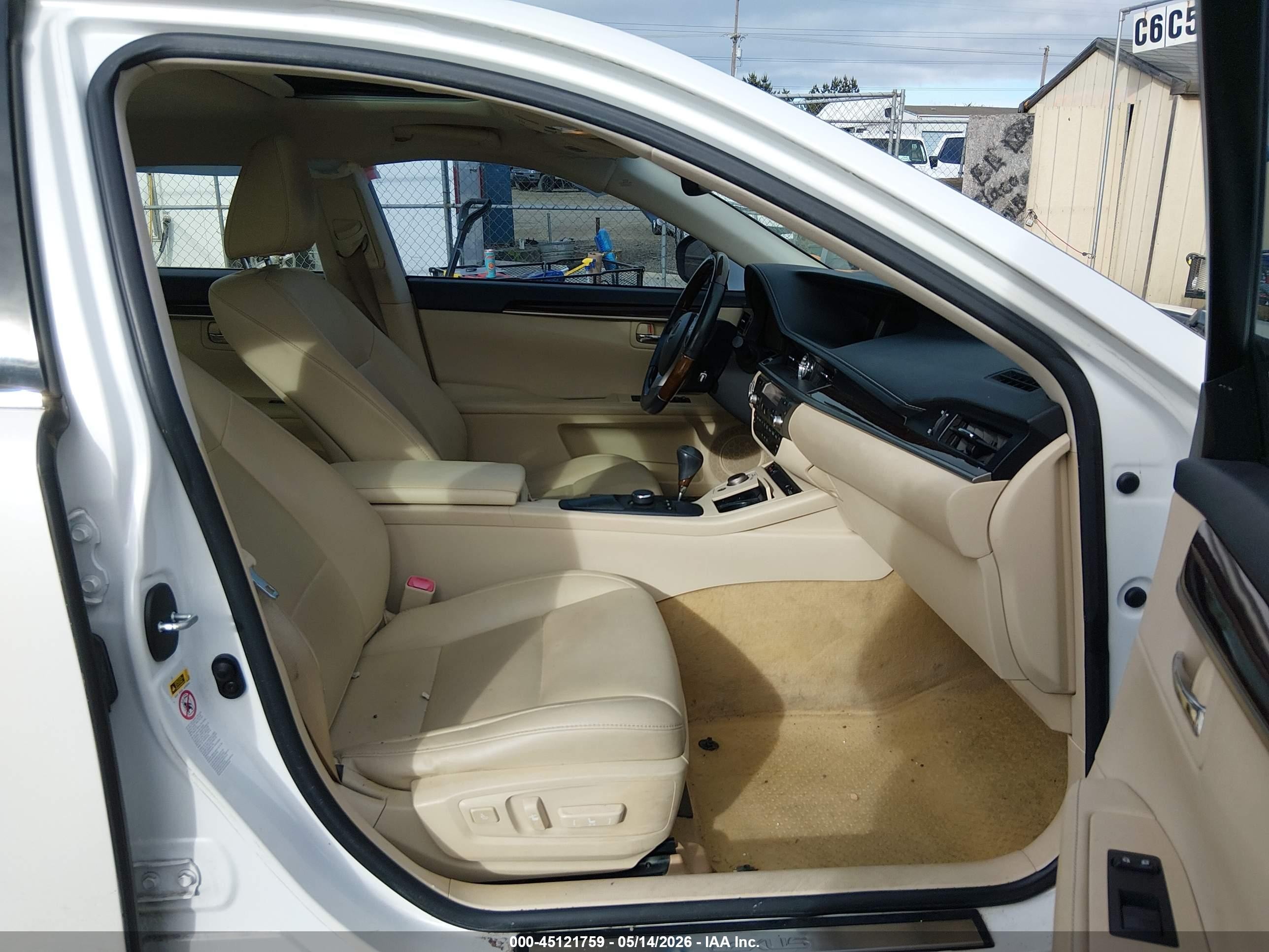 2013 Lexus Es 350   White vin: JTHBK1GG2D2043212