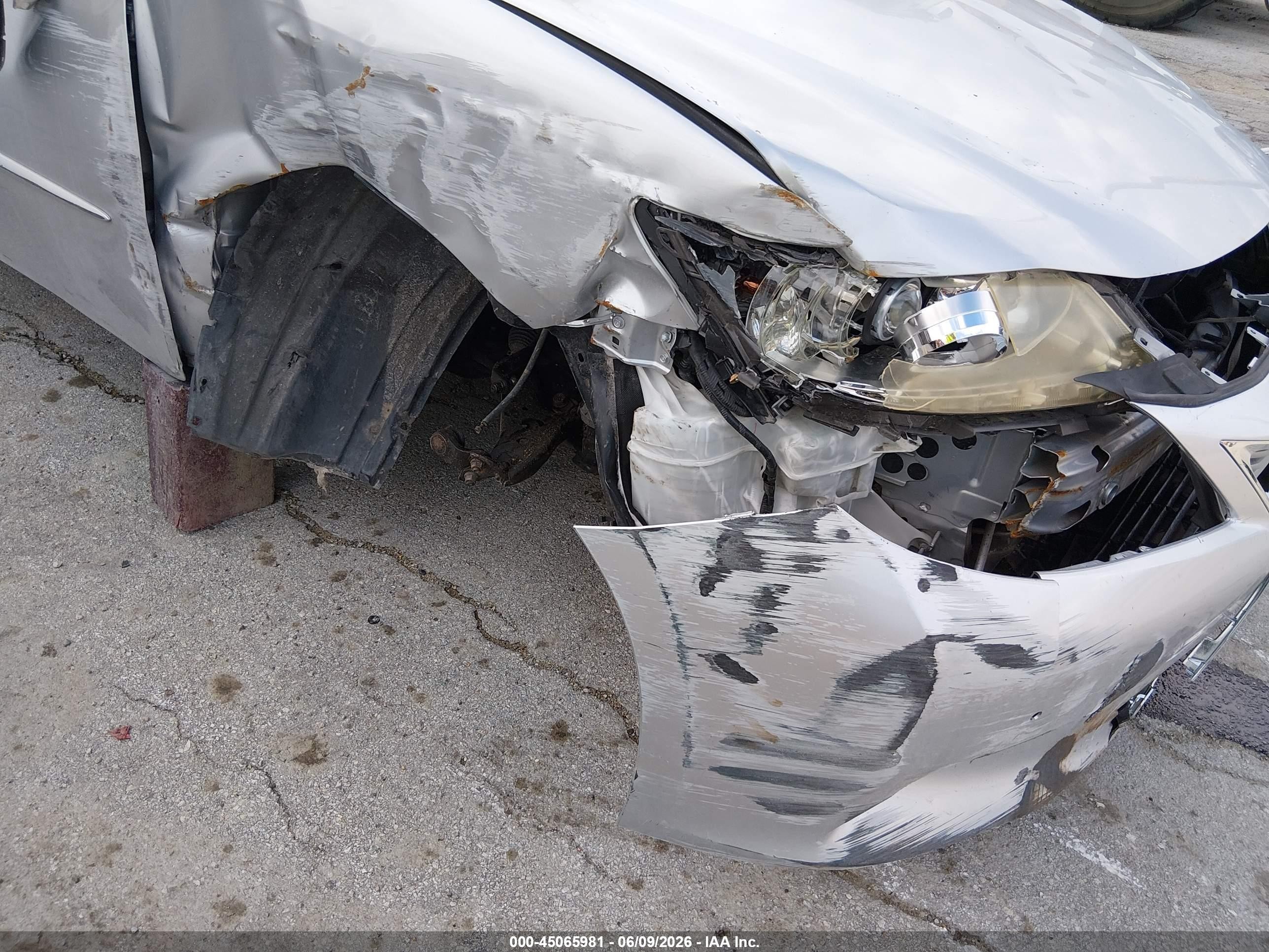 2013 Lexus Es 350   Silver vin: JTHBK1GG2D2043890
