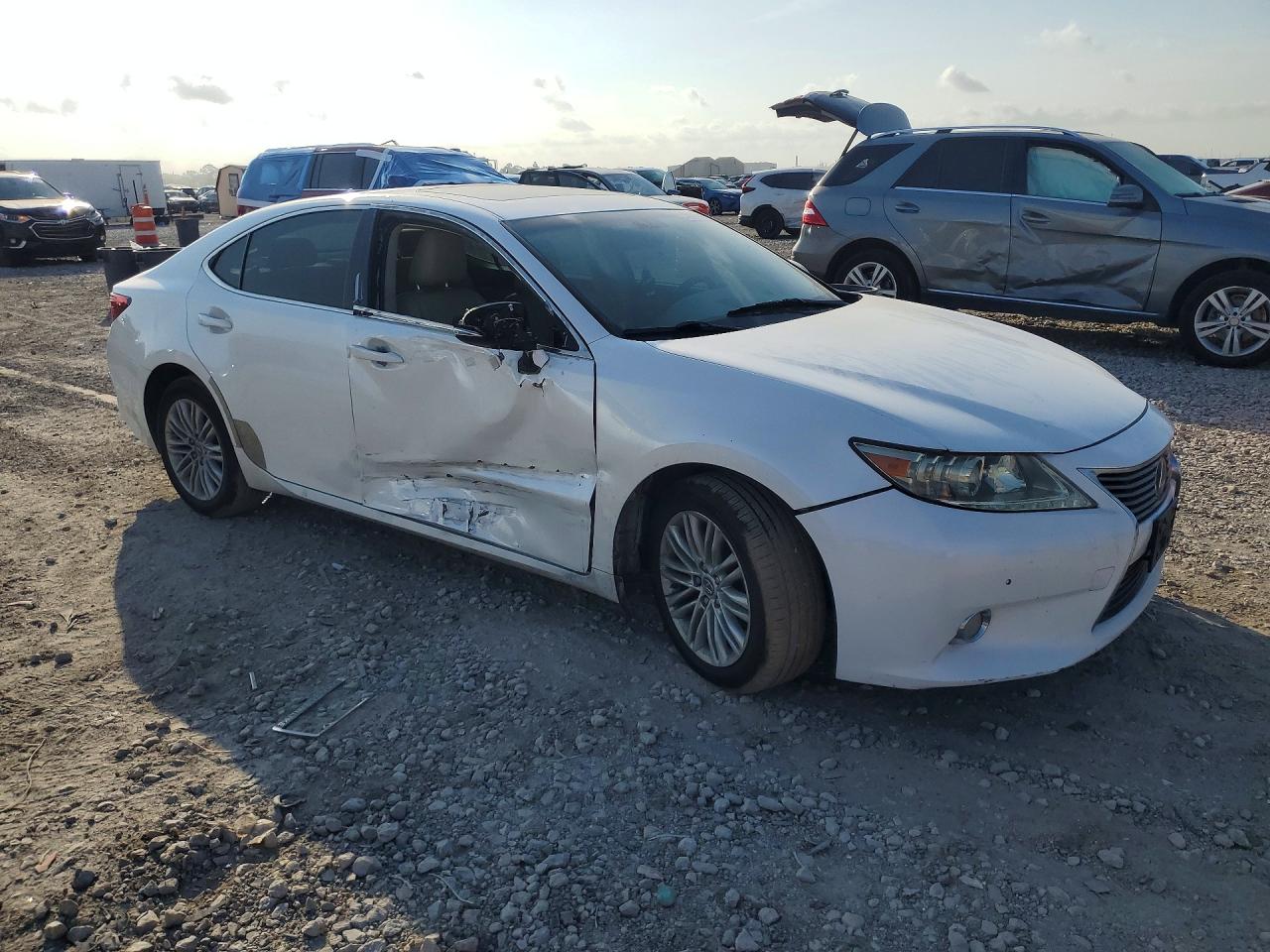 2013 Lexus Es 350 White vin: JTHBK1GG2D2057174