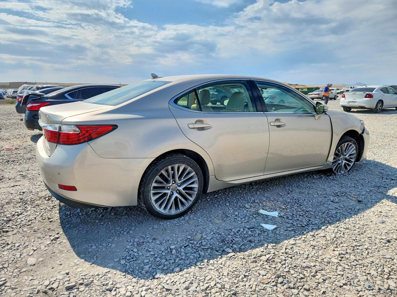 2014 Lexus Es 350 Gold vin: JTHBK1GG2E2102017