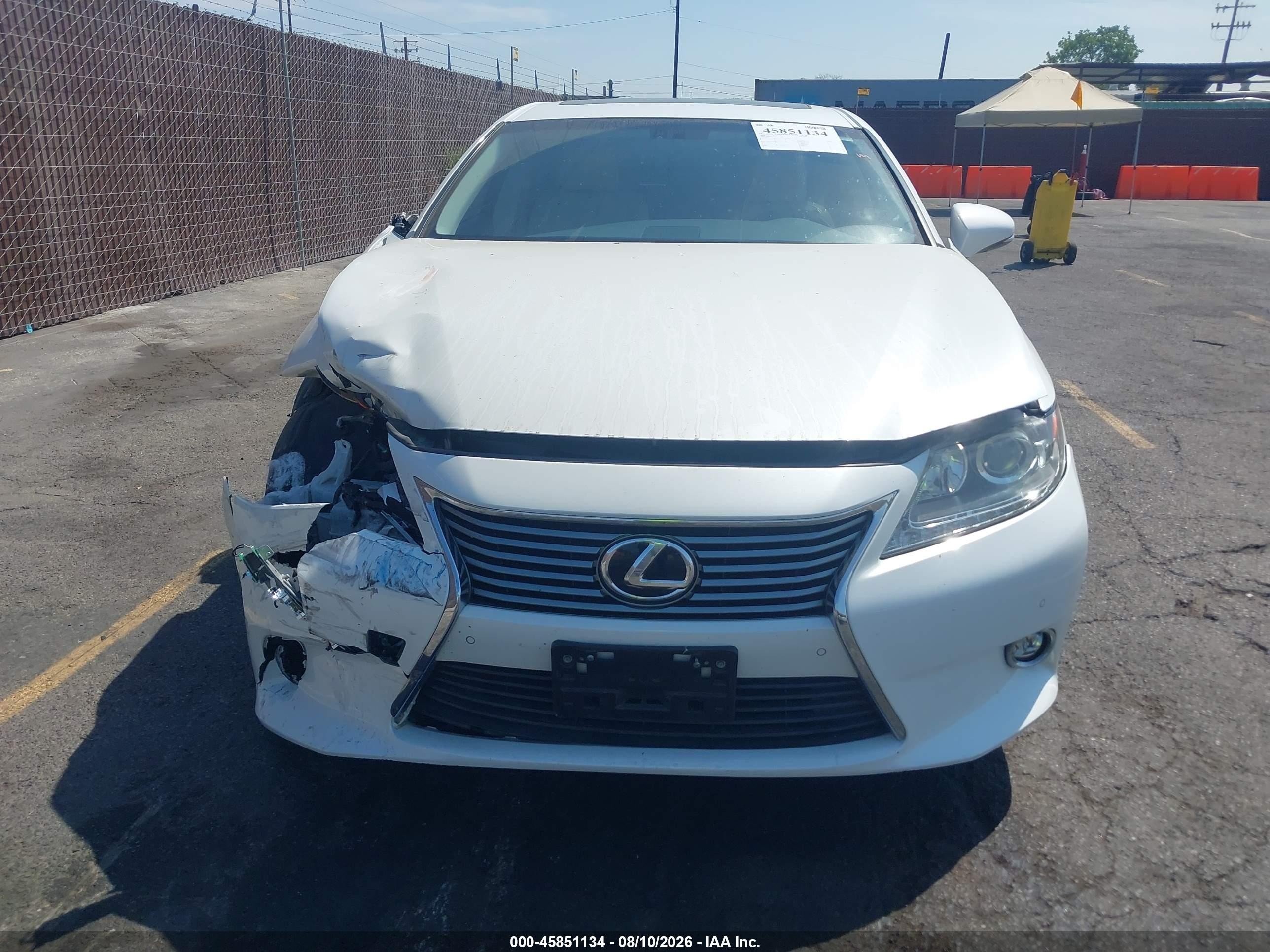 2014 Lexus Es 350   White vin: JTHBK1GG2E2114684