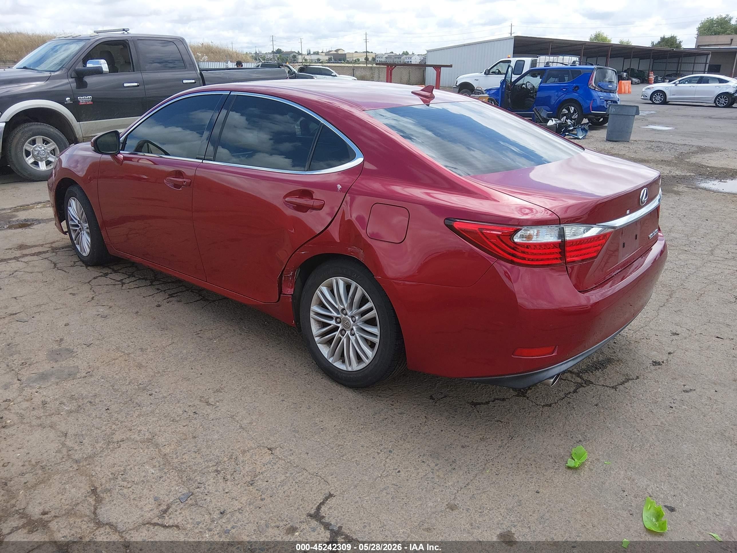 2014 Lexus Es 350   Maroon vin: JTHBK1GG2E2131033
