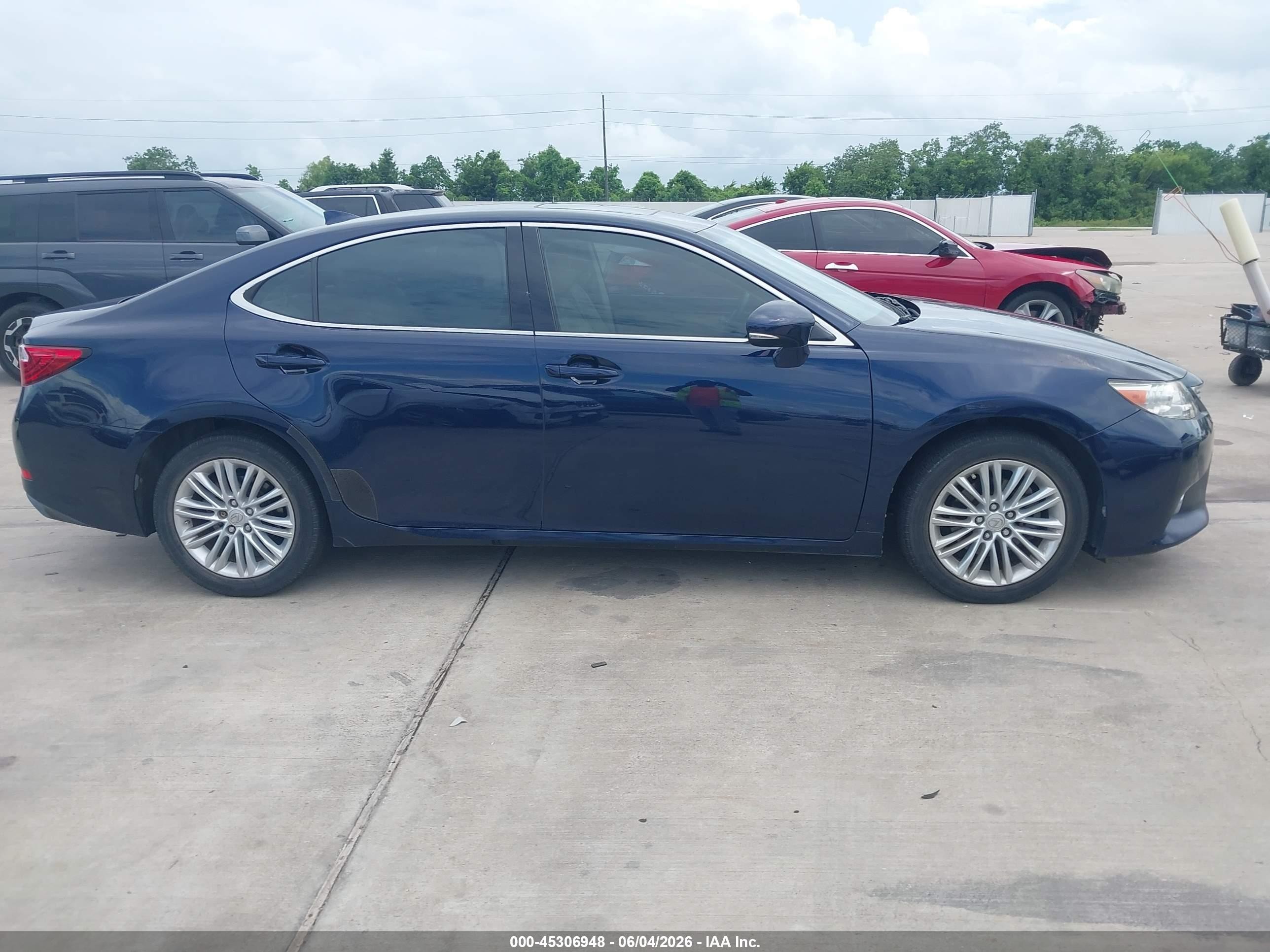 2015 Lexus Es 350   Blue vin: JTHBK1GG2F2170724