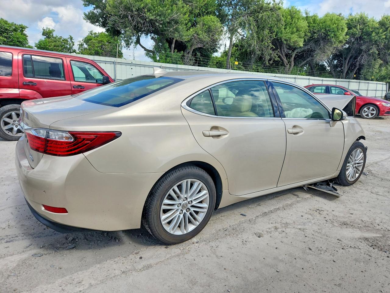 2015 Lexus Es 350 Gold vin: JTHBK1GG2F2182355