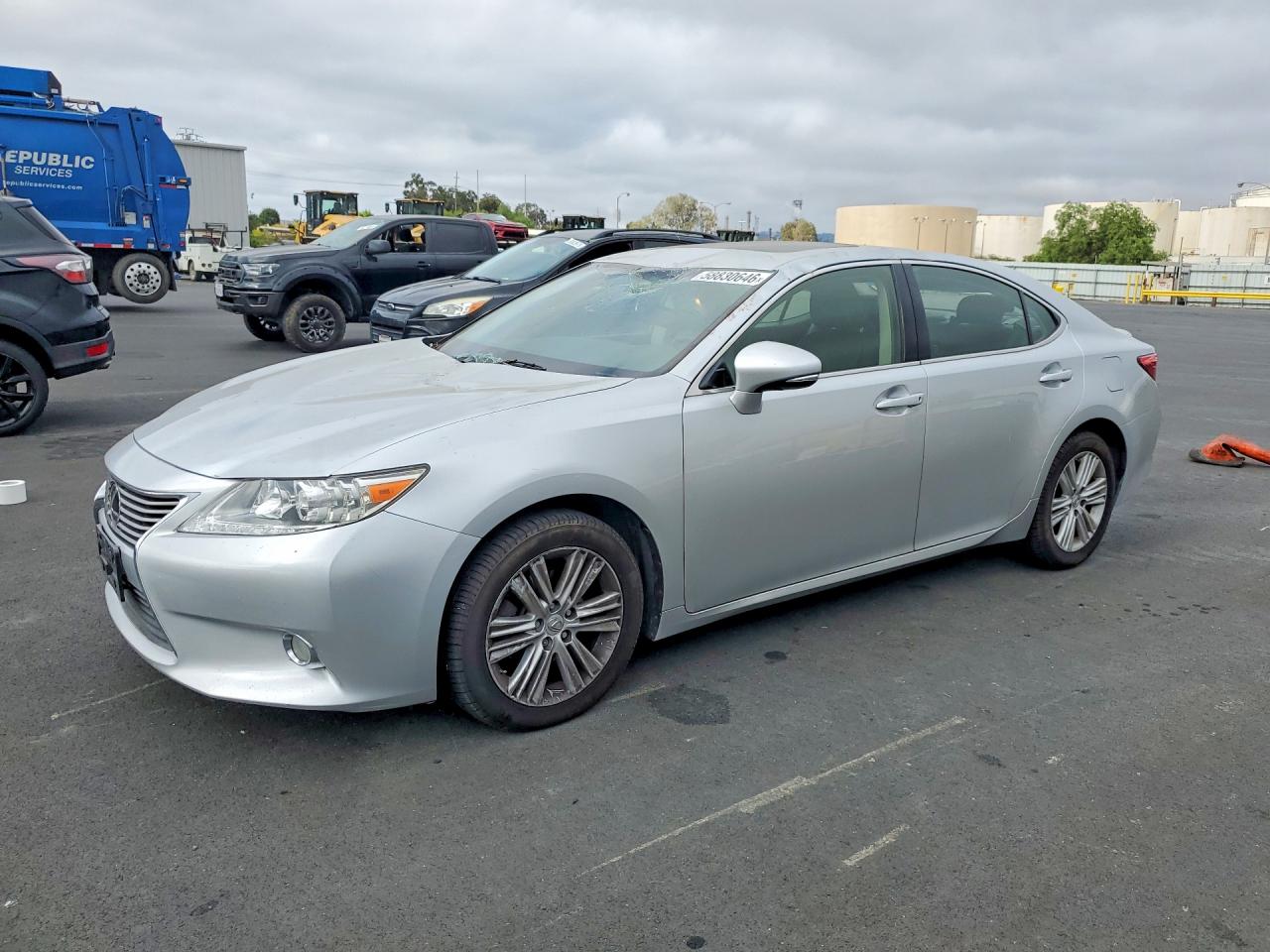 2015 Lexus Es 350 Серебряный vin: JTHBK1GG2F2207612