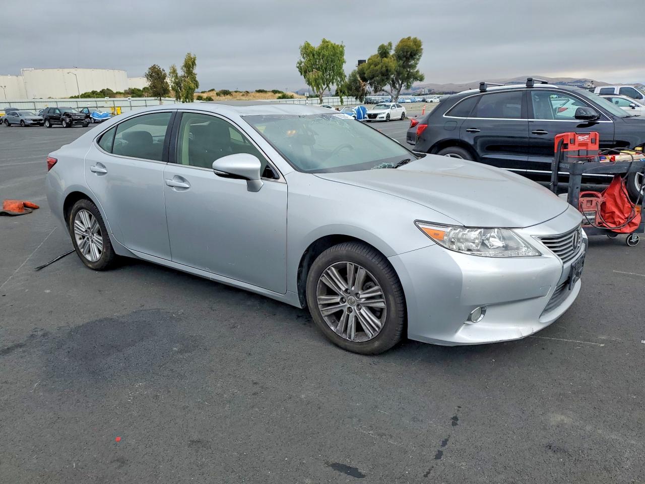 2015 Lexus Es 350 Серебряный vin: JTHBK1GG2F2207612