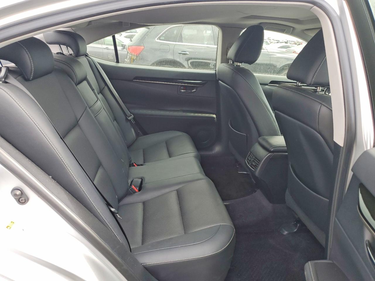 2015 Lexus Es 350 Серебряный vin: JTHBK1GG2F2207612
