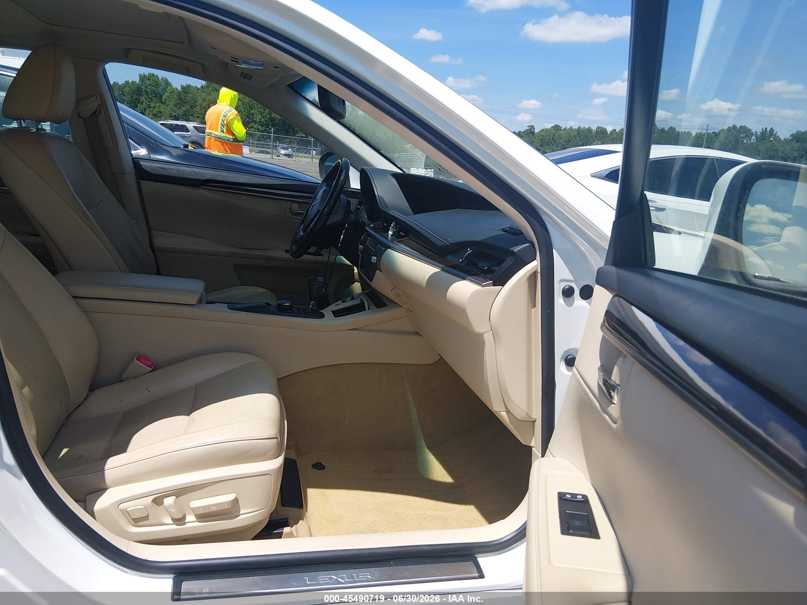 2014 Lexus Es 350   White vin: JTHBK1GG3E2085101