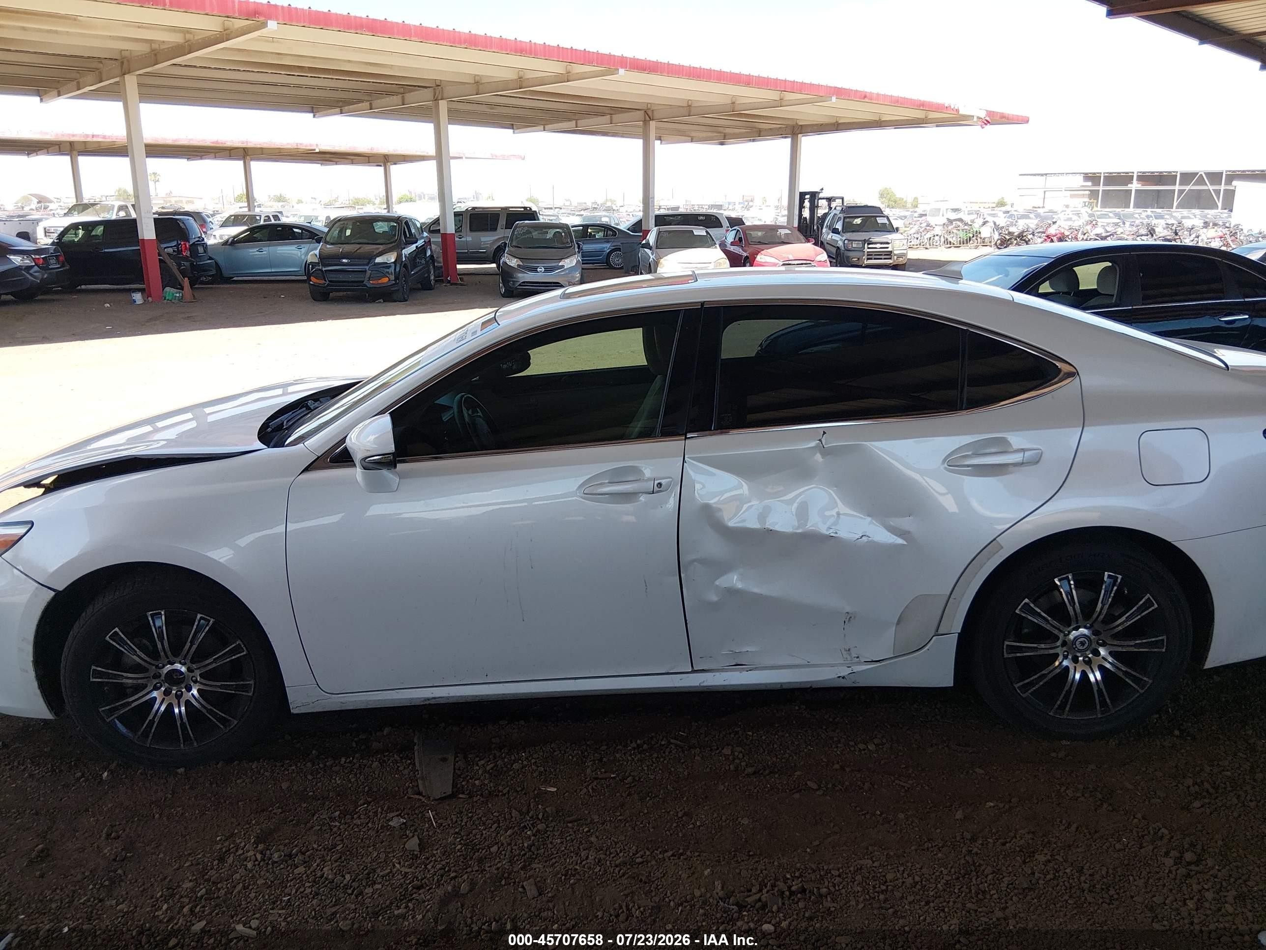 2014 Lexus Es 350   White vin: JTHBK1GG3E2139674