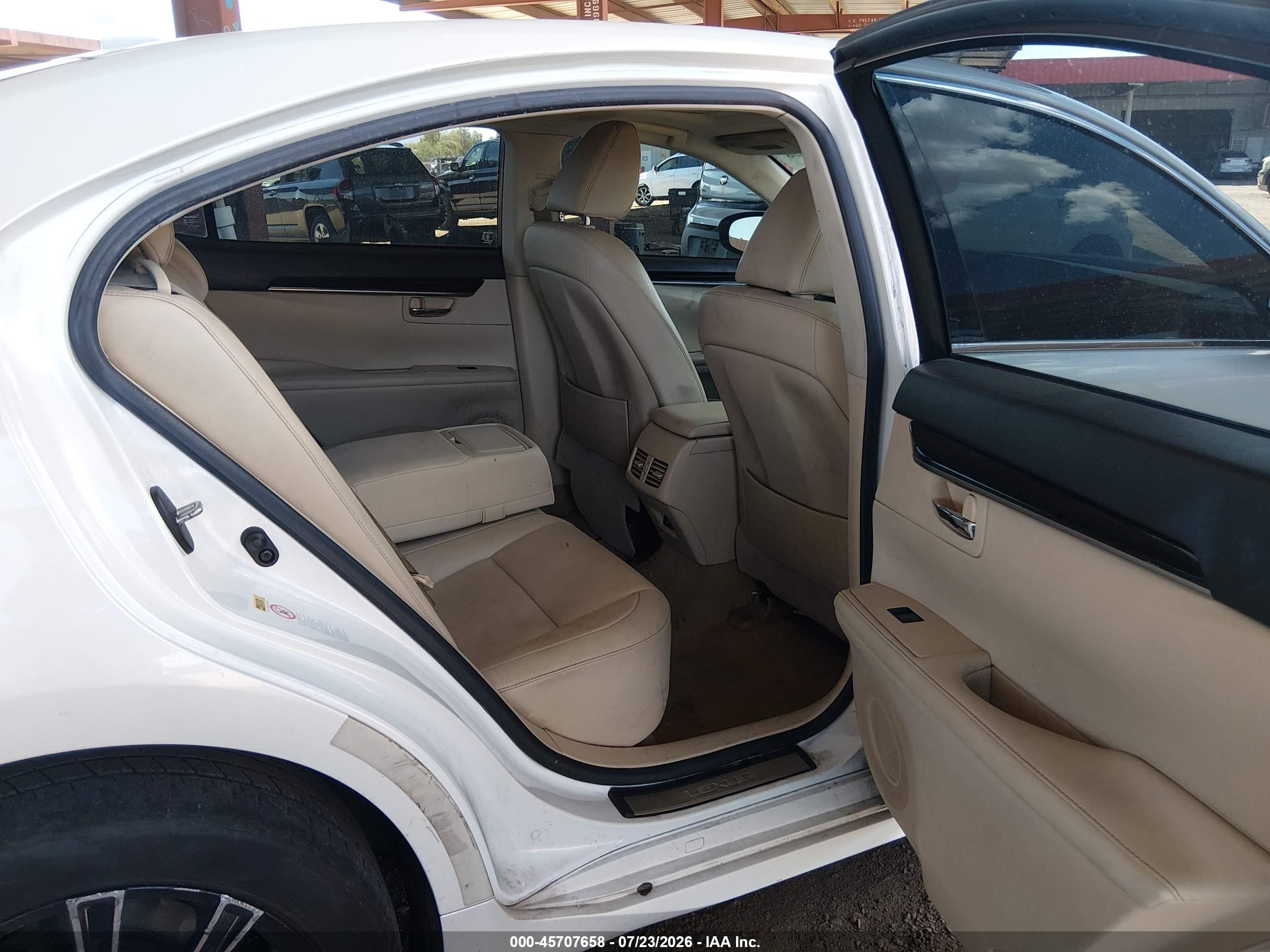 2014 Lexus Es 350   White vin: JTHBK1GG3E2139674