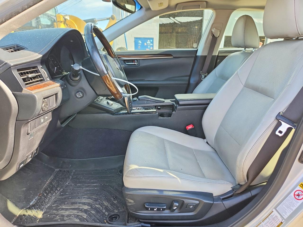 2014 Lexus Es 350 Серебряный vin: JTHBK1GG3E2141909