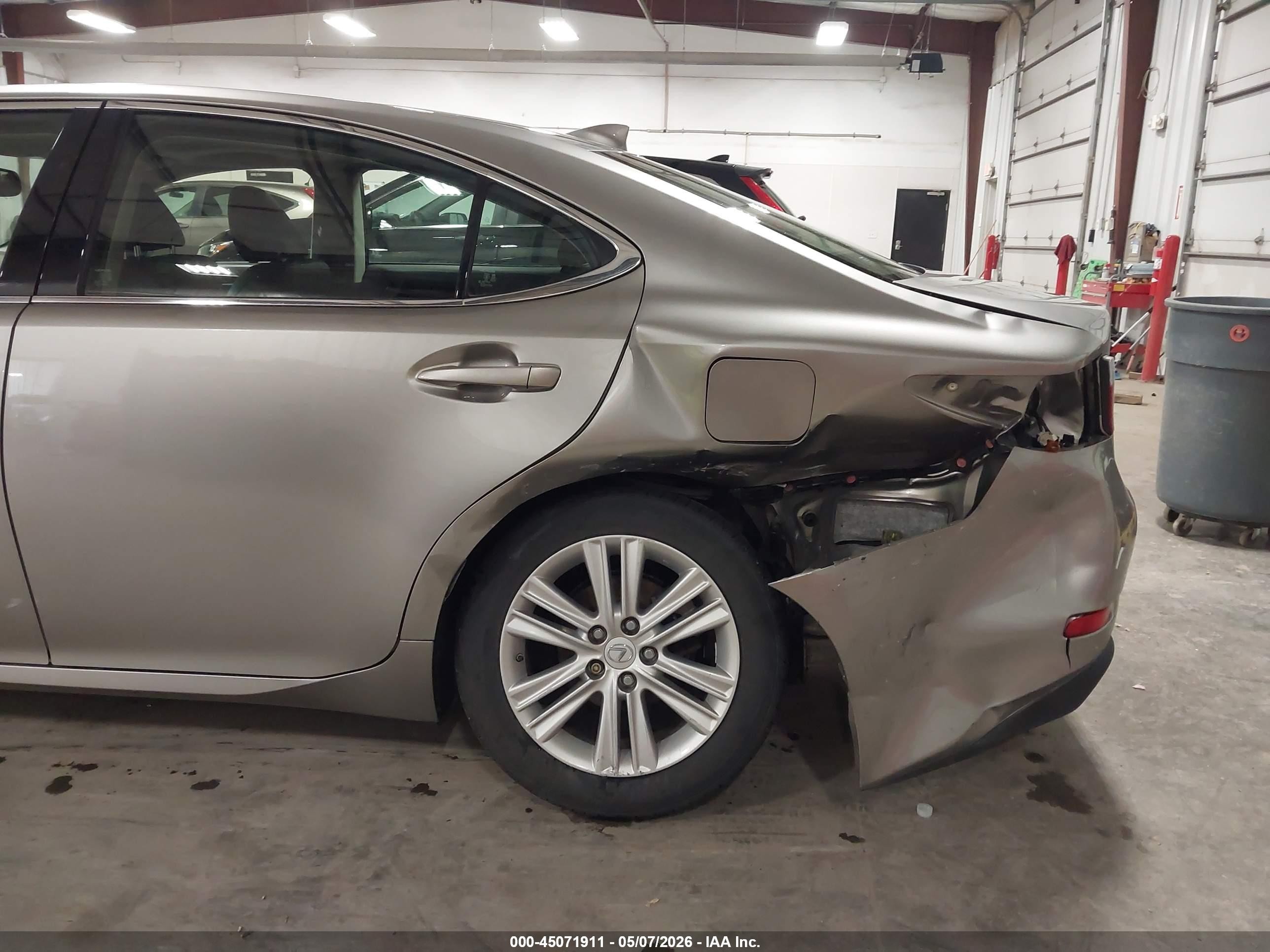 2015 Lexus Es 350   Silver vin: JTHBK1GG3F2202127