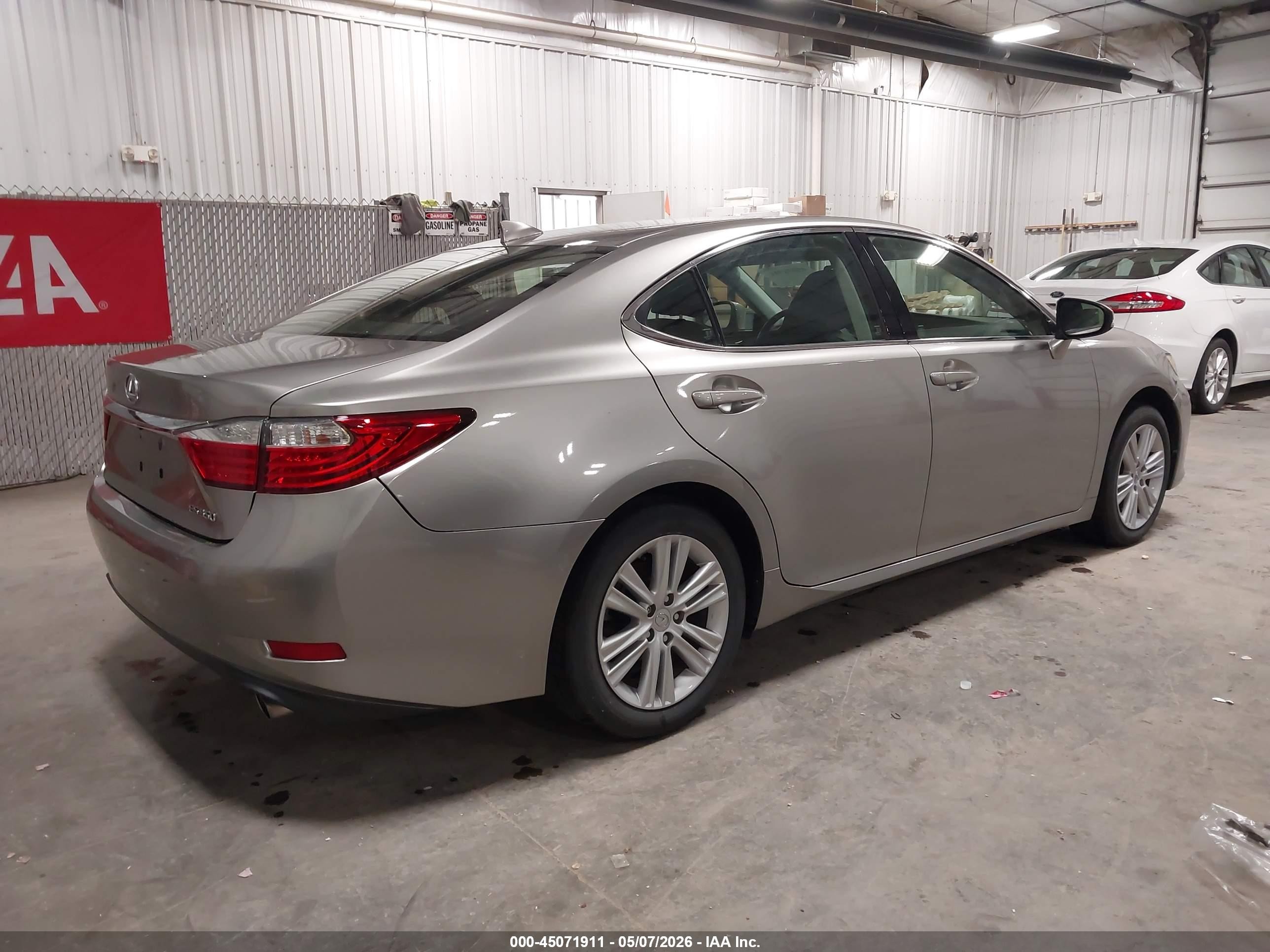 2015 Lexus Es 350   Silver vin: JTHBK1GG3F2202127