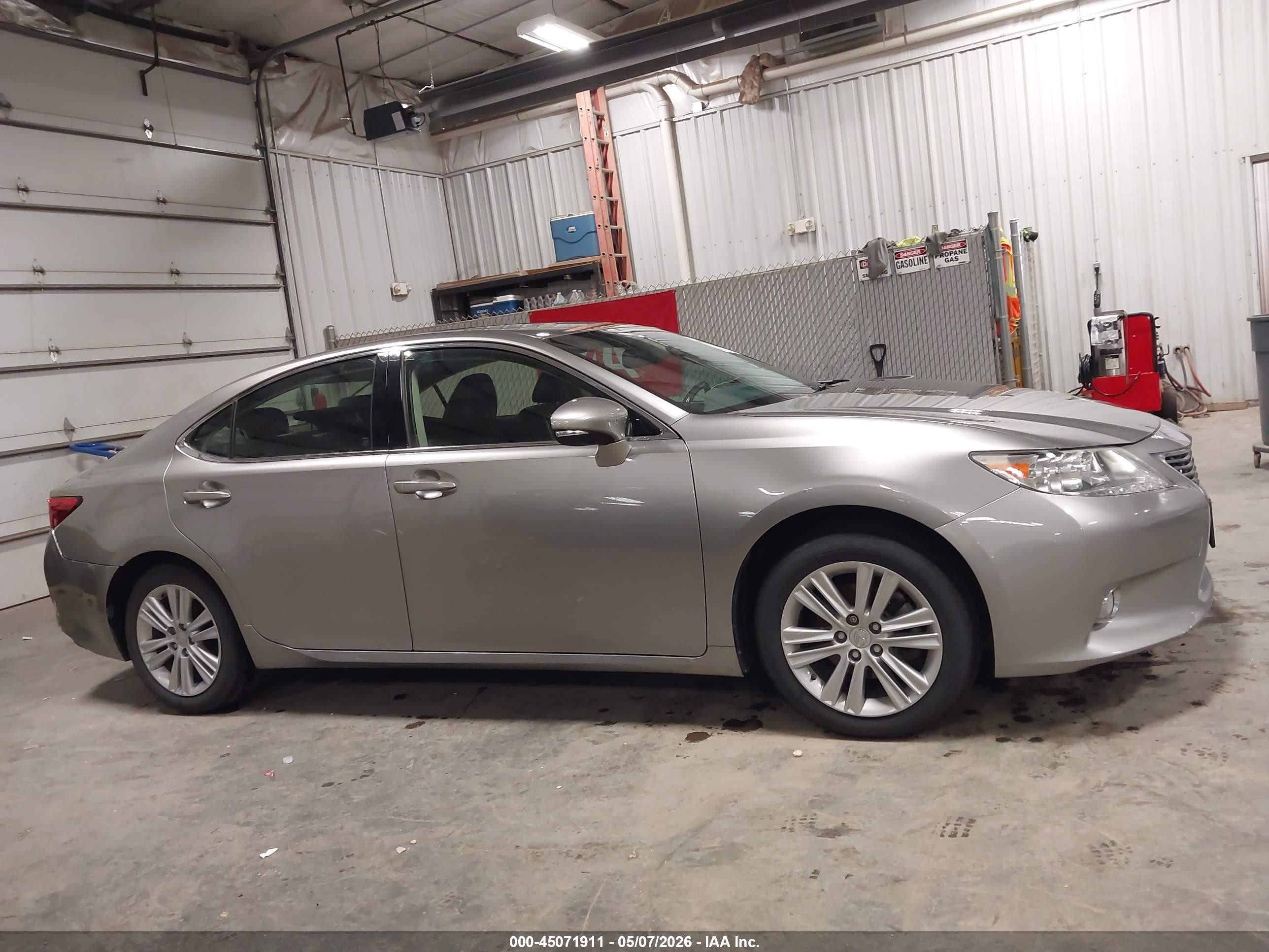2015 Lexus Es 350   Silver vin: JTHBK1GG3F2202127