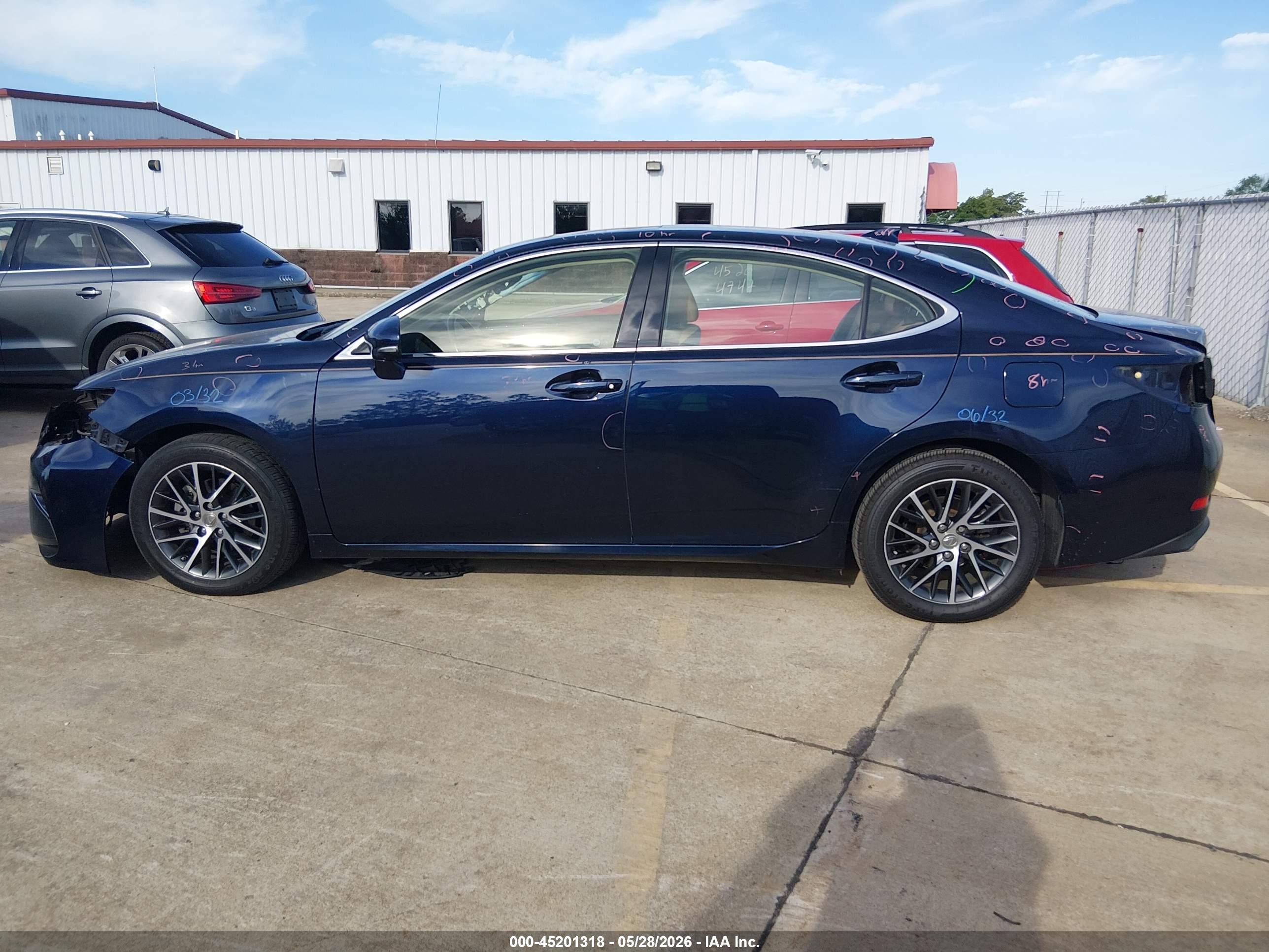 2016 Lexus Es 350 Blue vin: JTHBK1GG3G2224839