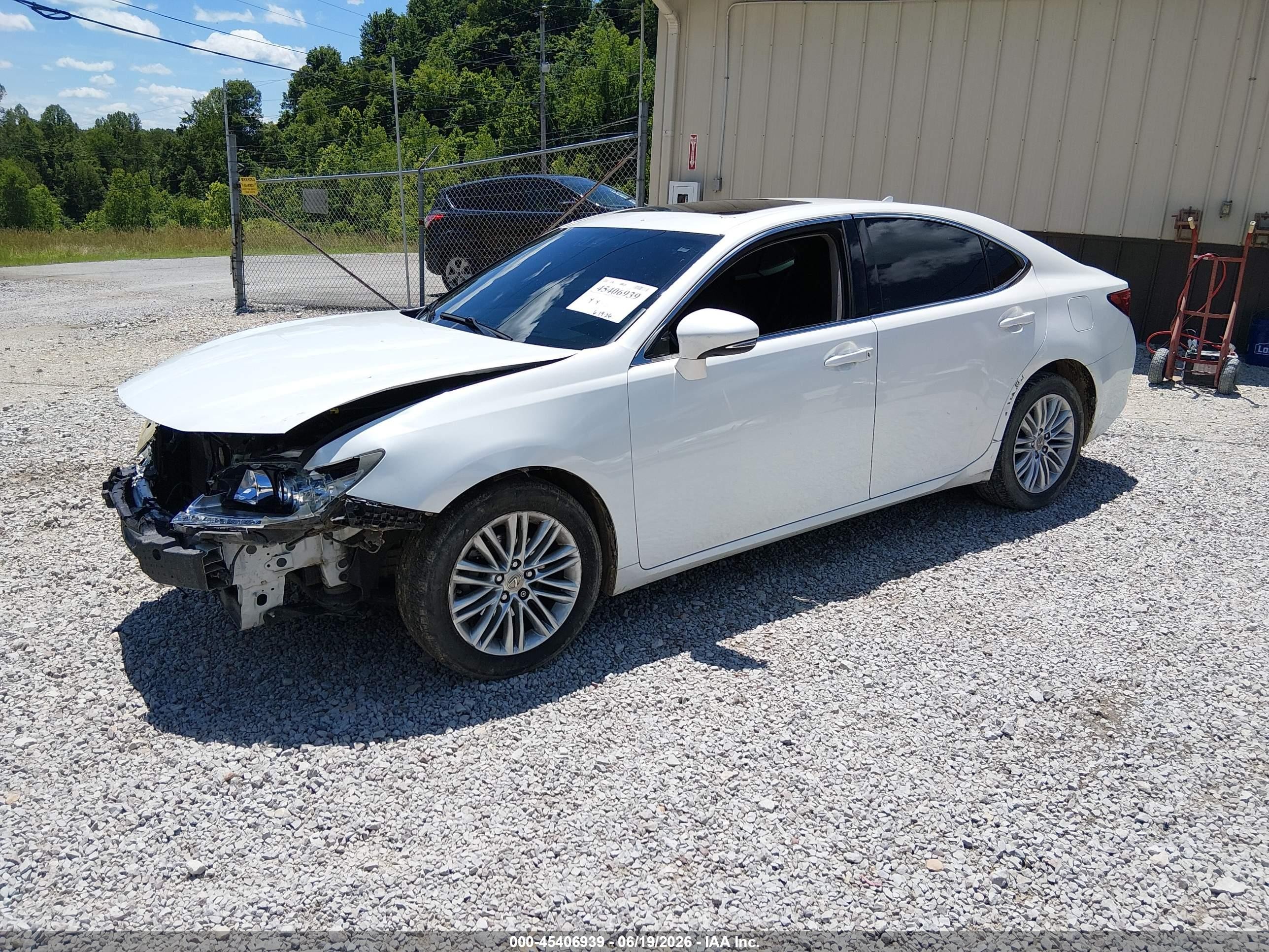 2013 Lexus Es 350   White vin: JTHBK1GG4D2004847