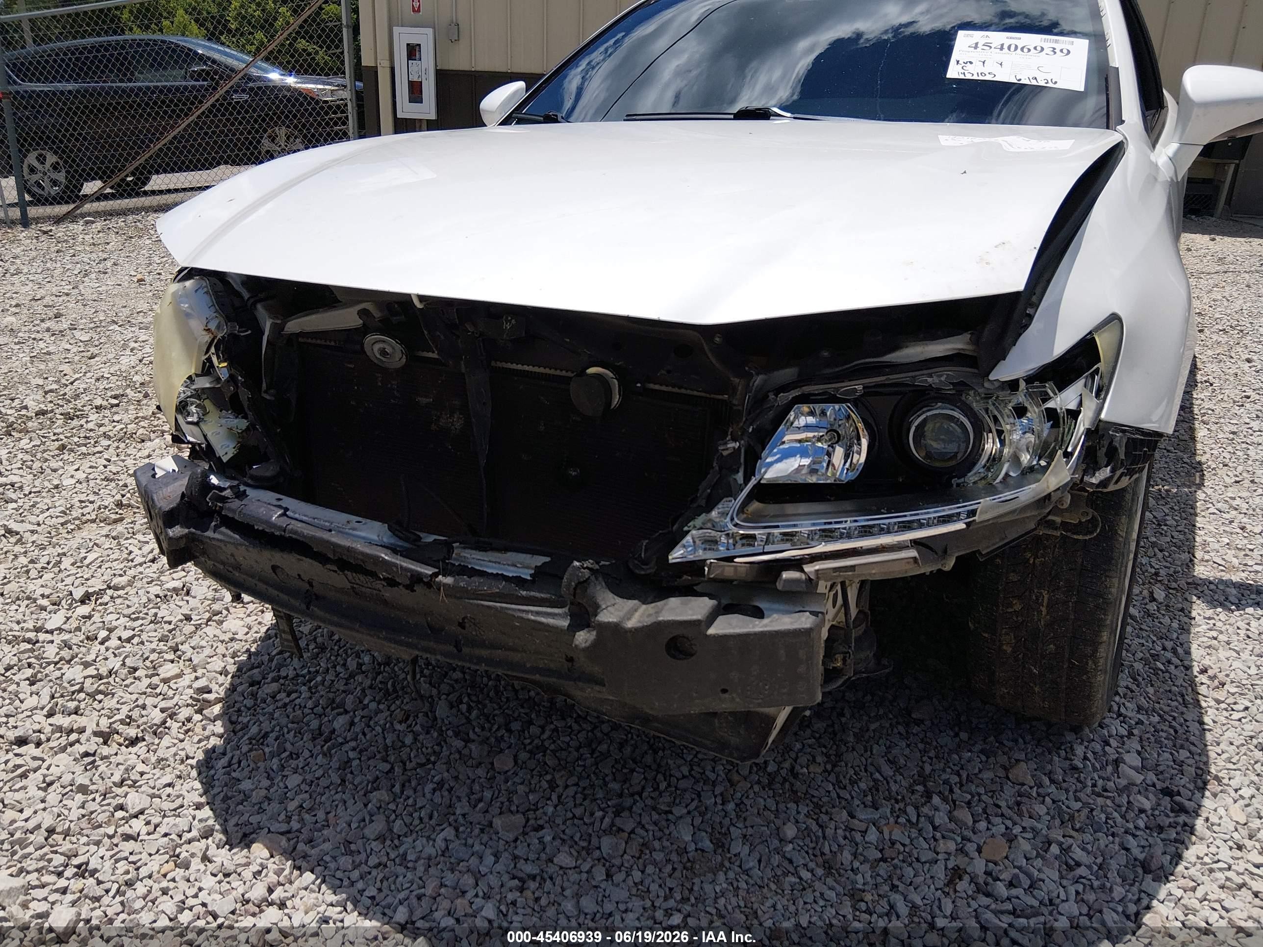 2013 Lexus Es 350   White vin: JTHBK1GG4D2004847