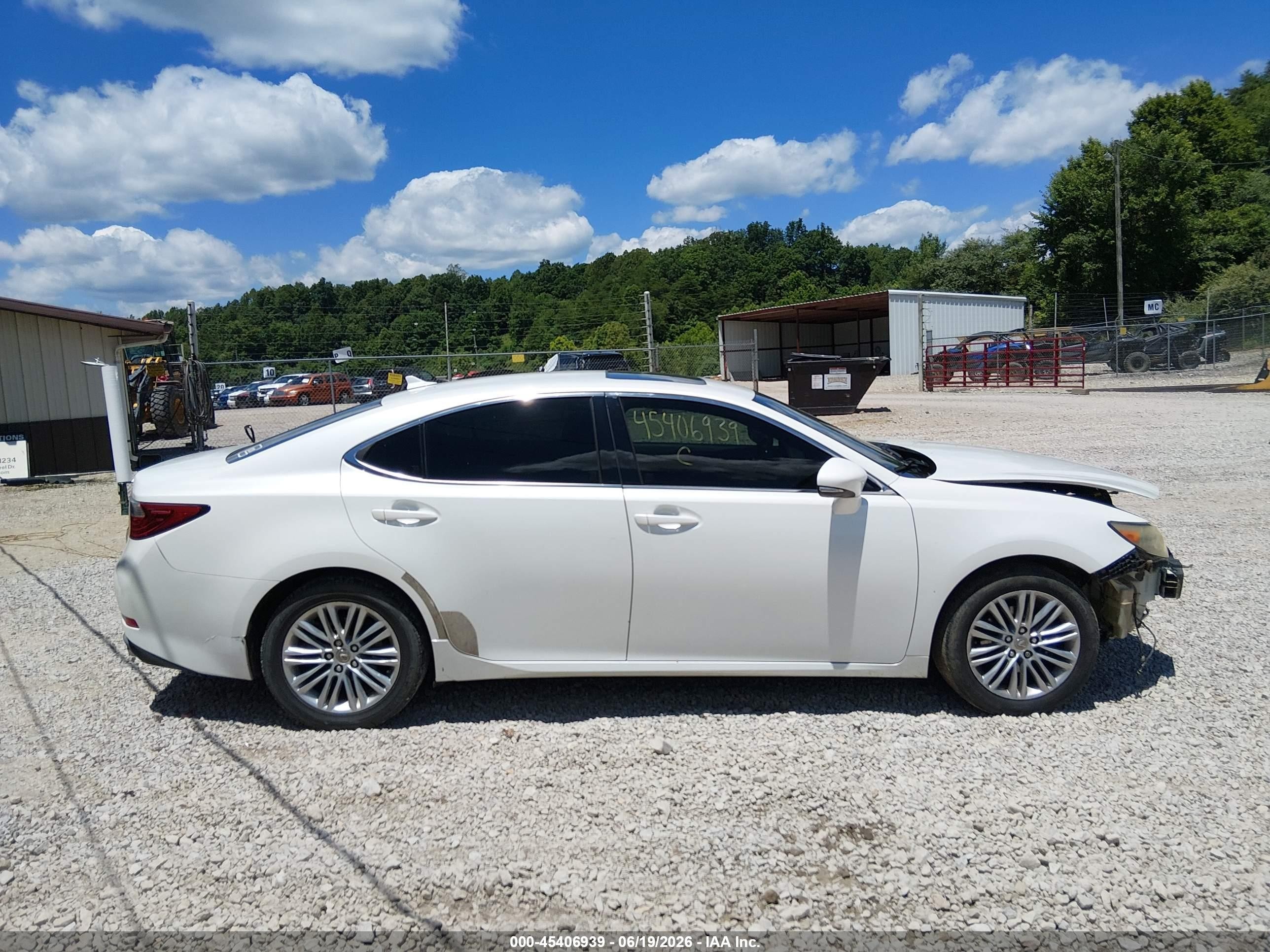 2013 Lexus Es 350   White vin: JTHBK1GG4D2004847