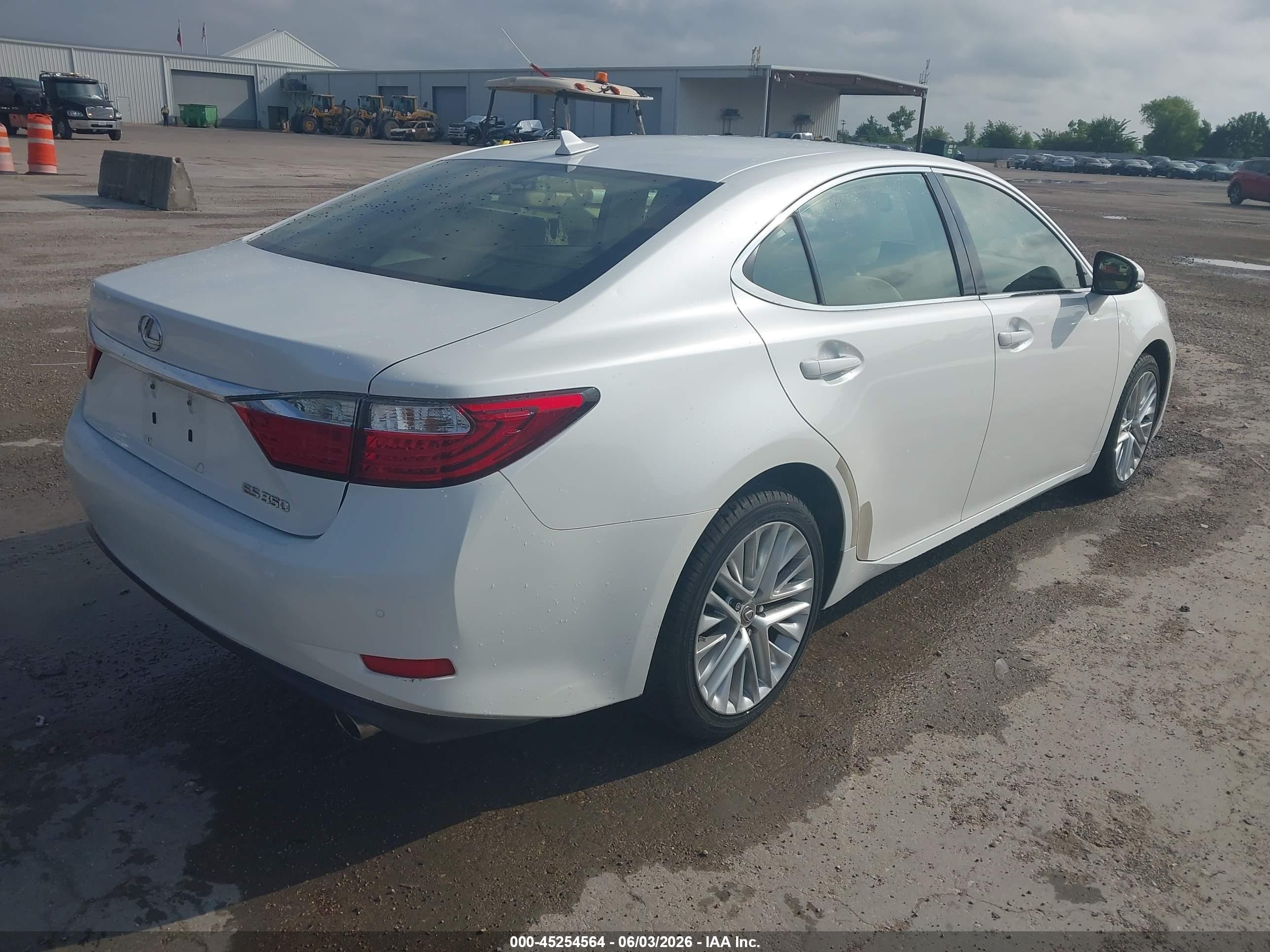 2013 Lexus Es 350 White vin: JTHBK1GG4D2050016