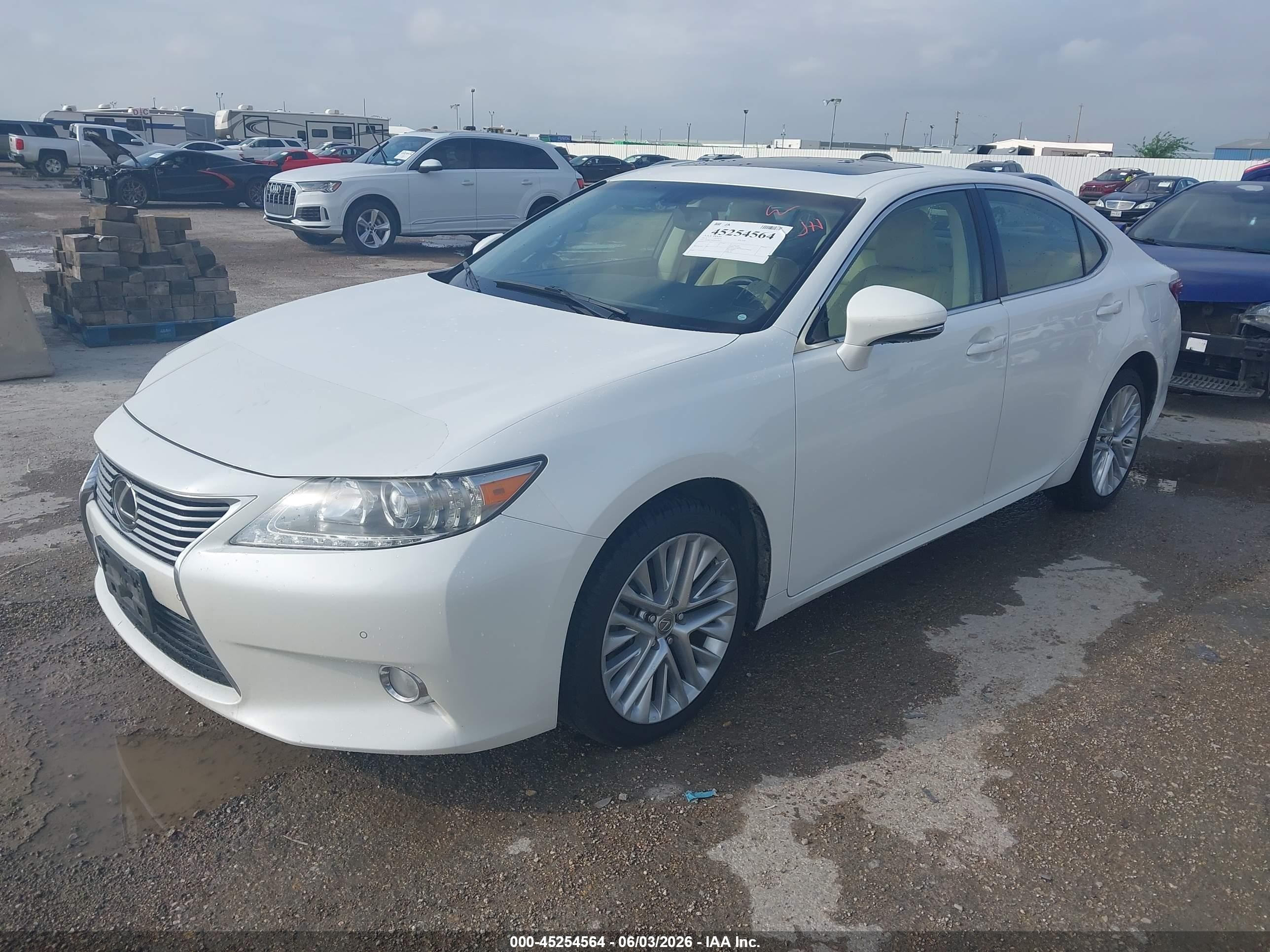 2013 Lexus Es 350 White vin: JTHBK1GG4D2050016