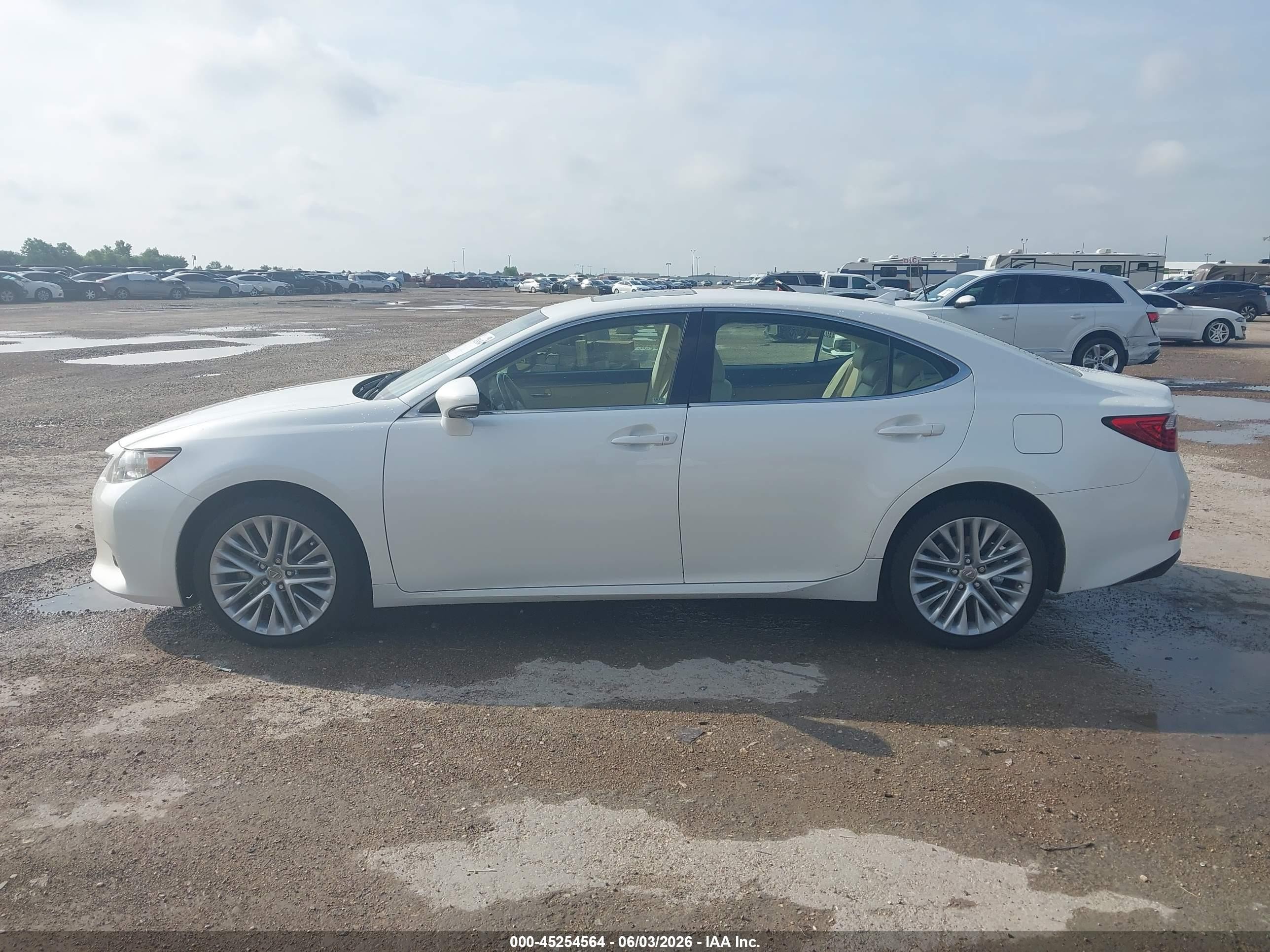 2013 Lexus Es 350 White vin: JTHBK1GG4D2050016