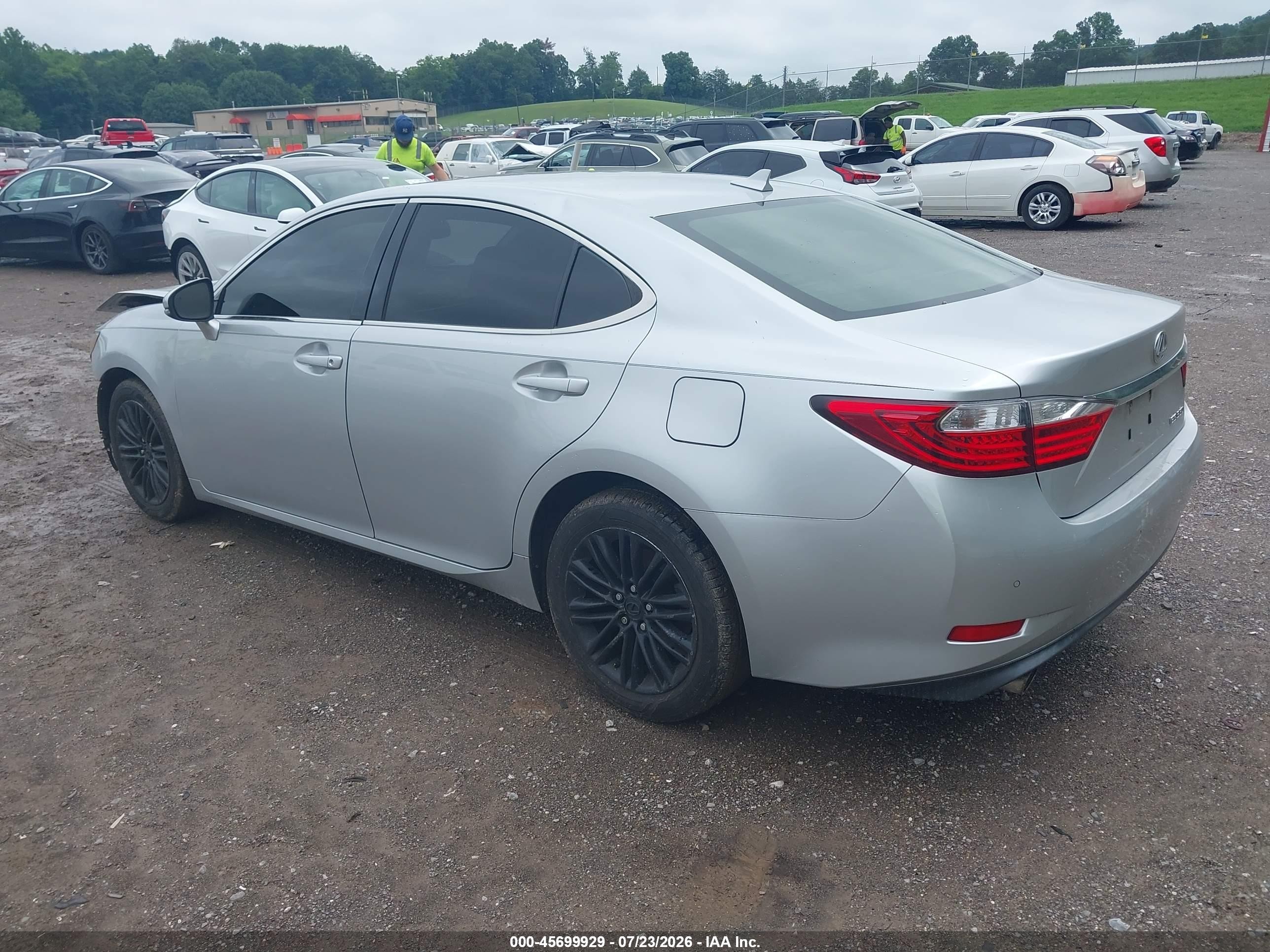 2013 Lexus Es 350   White vin: JTHBK1GG4D2062389