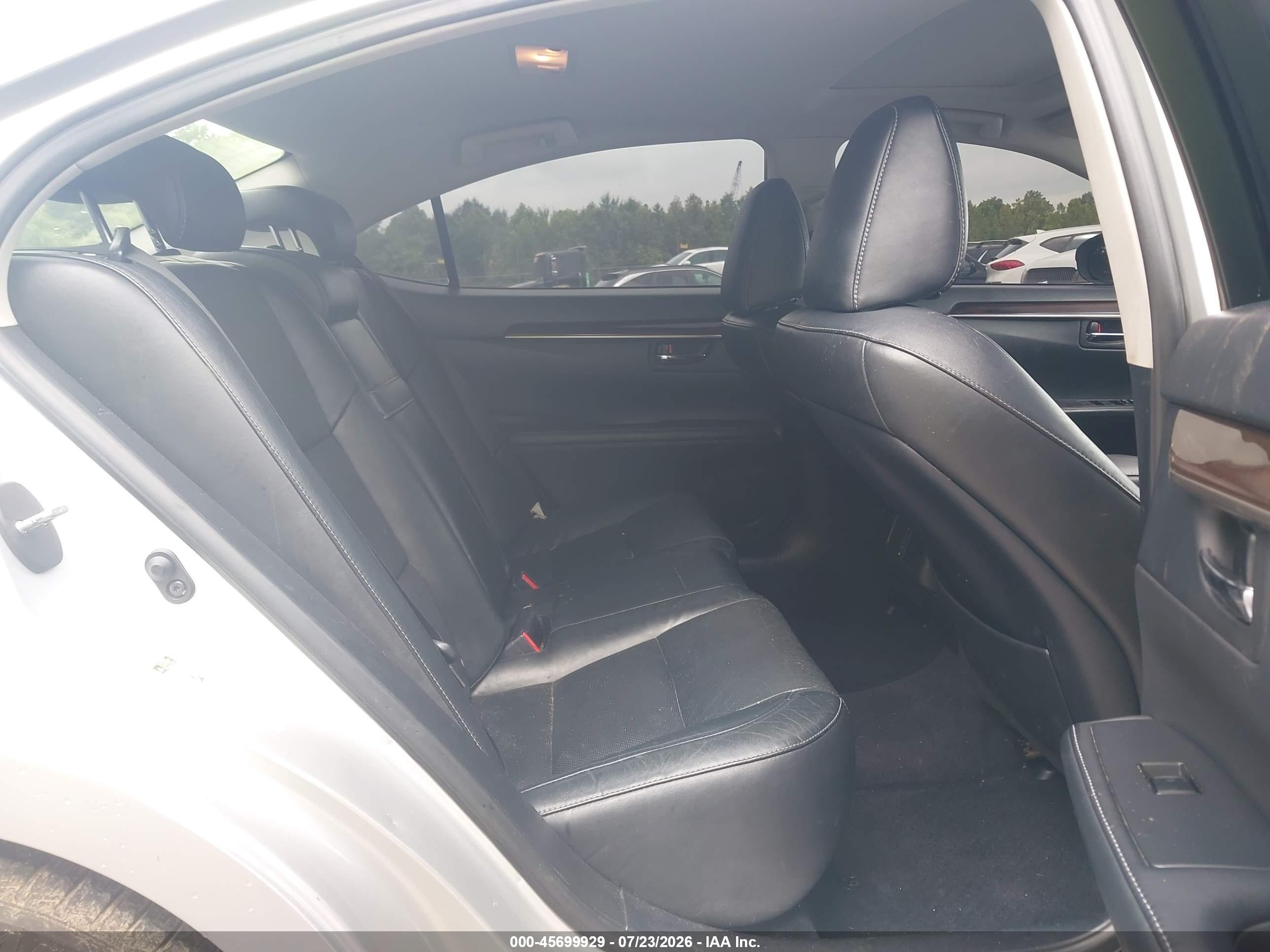 2013 Lexus Es 350   White vin: JTHBK1GG4D2062389